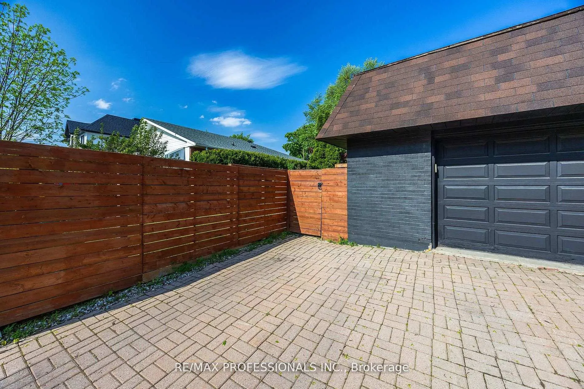Photo 37 of 33 Brampton Road, Etobicoke, Willowridge-Martingrove-Richview — HOMEH