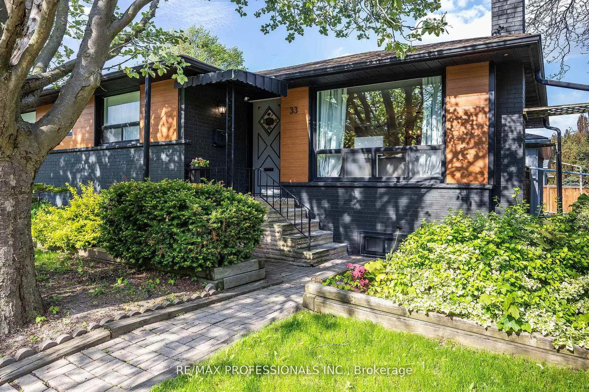 Photo 39 of 33 Brampton Road, Etobicoke, Willowridge-Martingrove-Richview — HOMEH