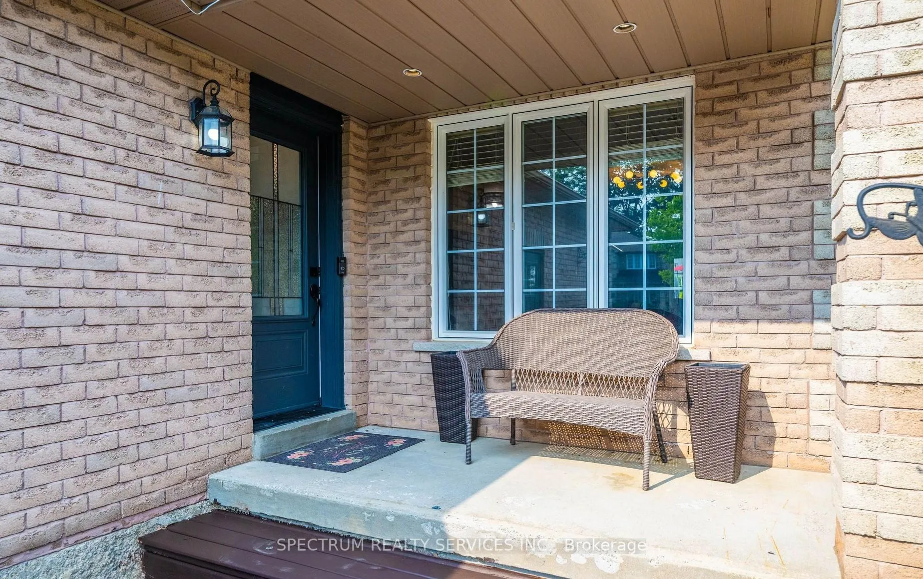 Photo 2 of 54 Northview Crescent, Barrie, Northwest — HOMEH