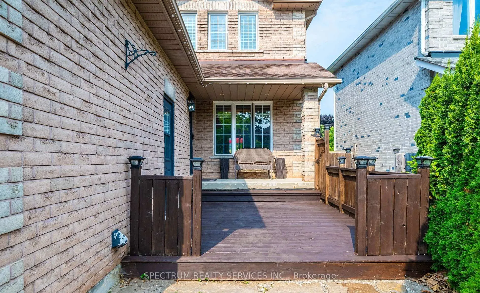 Photo 3 of 54 Northview Crescent, Barrie, Northwest — HOMEH