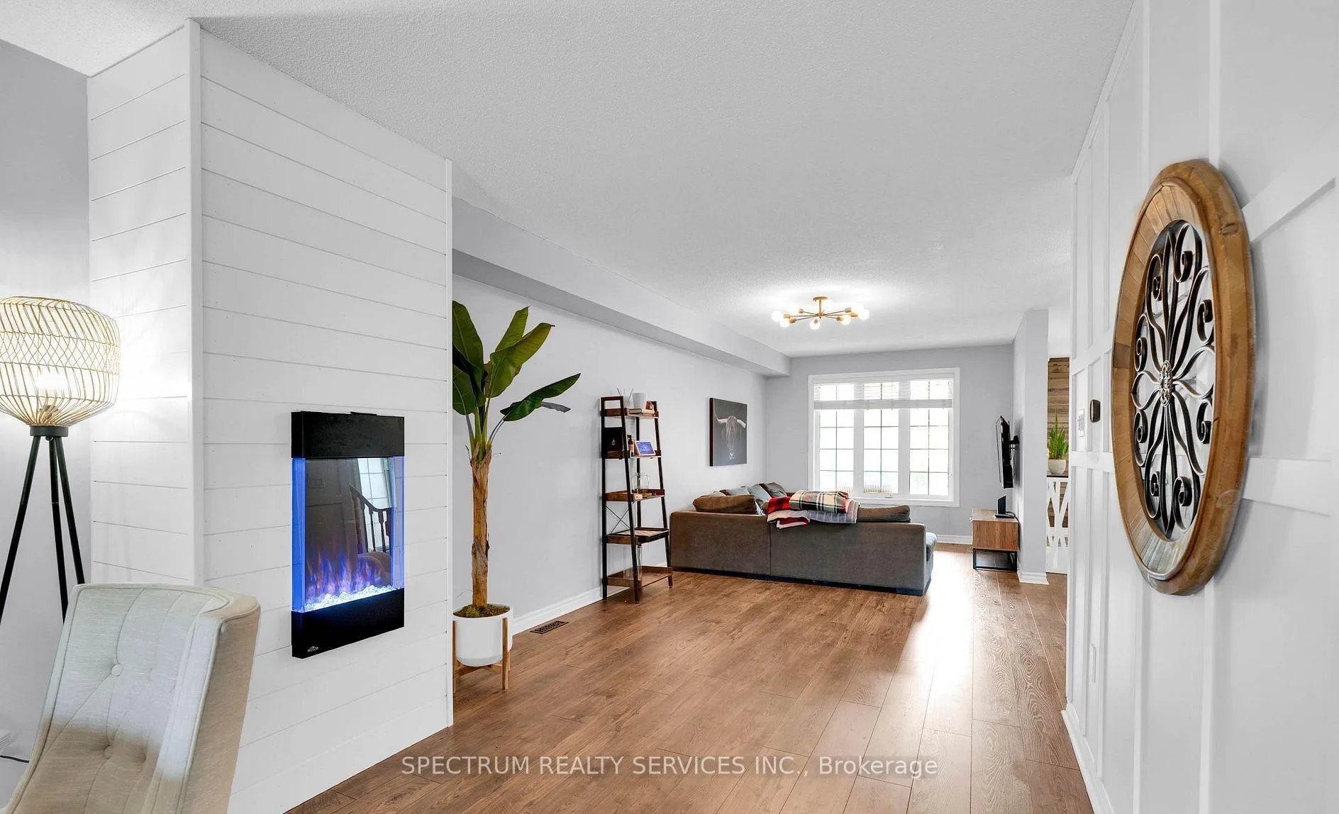 Photo 8 of 54 Northview Crescent, Barrie, Northwest — HOMEH