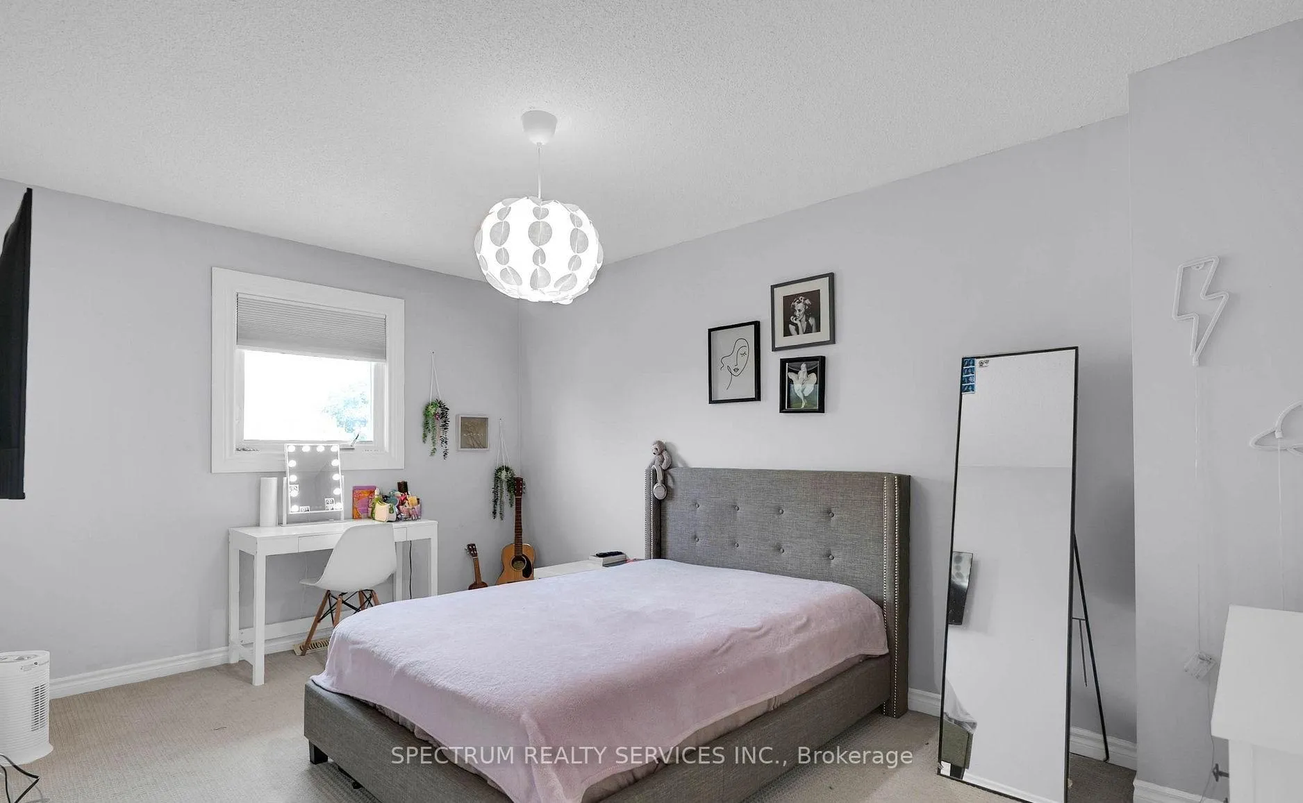 Photo 23 of 54 Northview Crescent, Barrie, Northwest — HOMEH