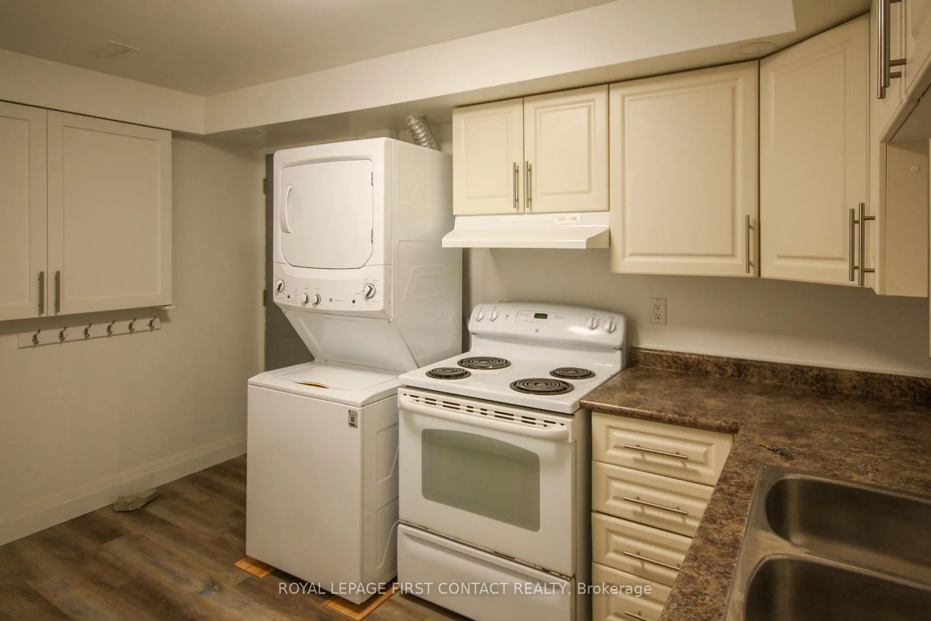 Photo 5 of Unit Lower, 1 Benson Drive, Barrie, Sandy Hollow — HOMEH