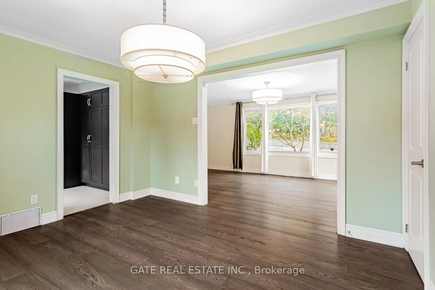 Photo 8 of 60 Scott Street, Brampton, Downtown Brampton — HOMEH