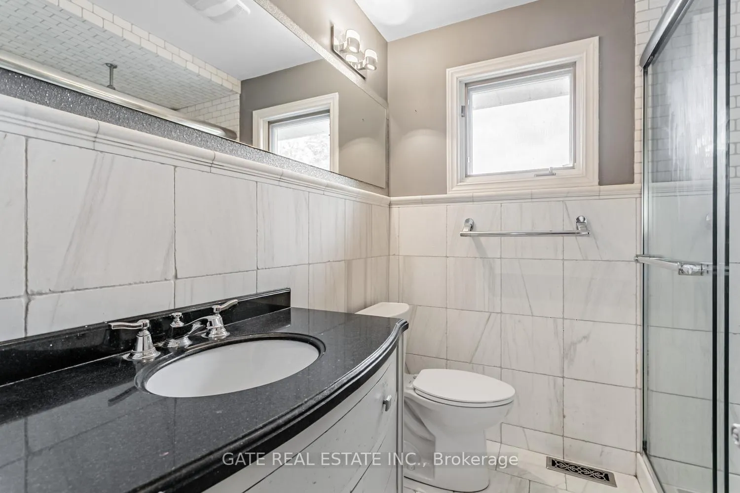 Photo 16 of 60 Scott Street, Brampton, Downtown Brampton — HOMEH