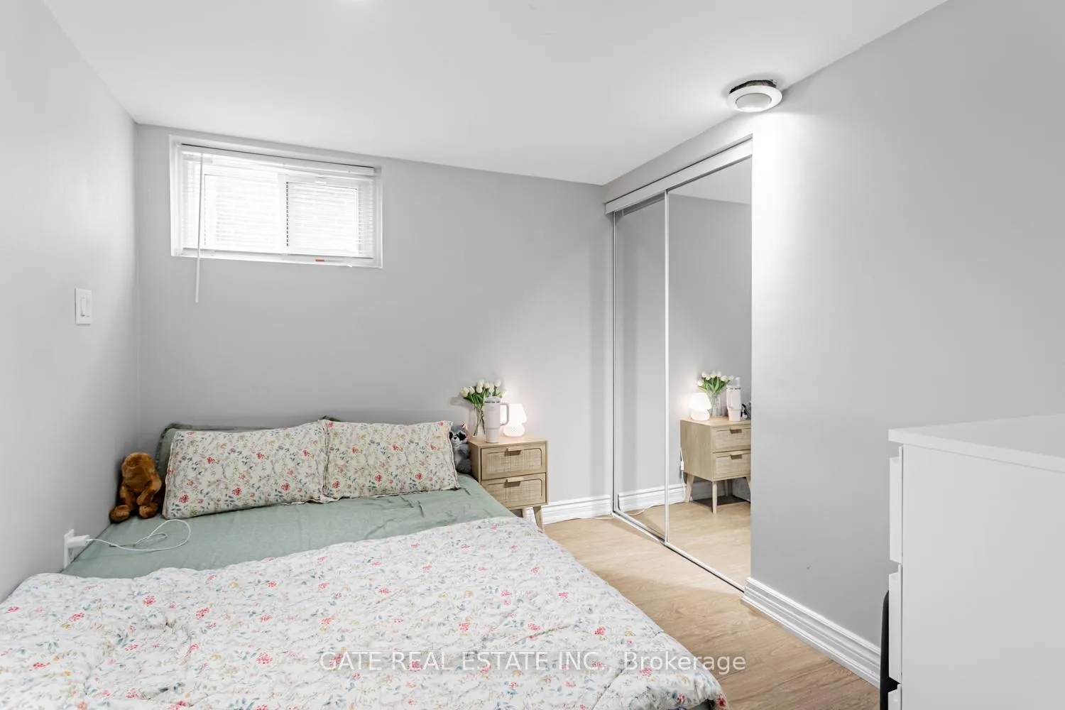 Photo 26 of 60 Scott Street, Brampton, Downtown Brampton — HOMEH