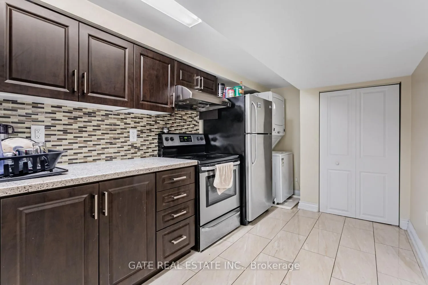 Photo 30 of 60 Scott Street, Brampton, Downtown Brampton — HOMEH