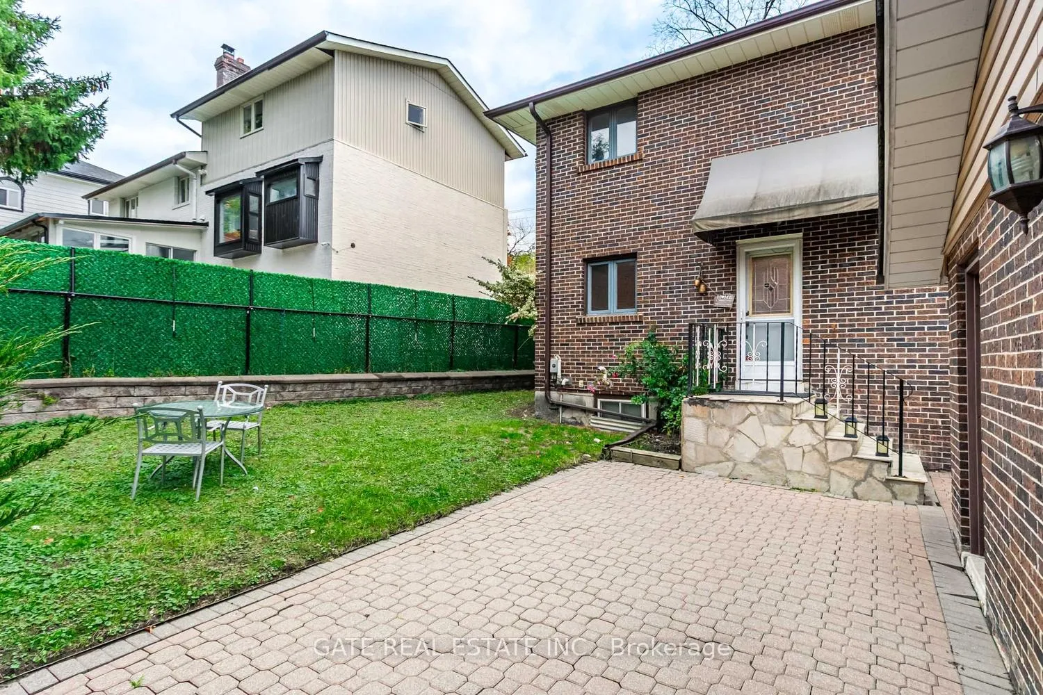 Photo 32 of 60 Scott Street, Brampton, Downtown Brampton — HOMEH