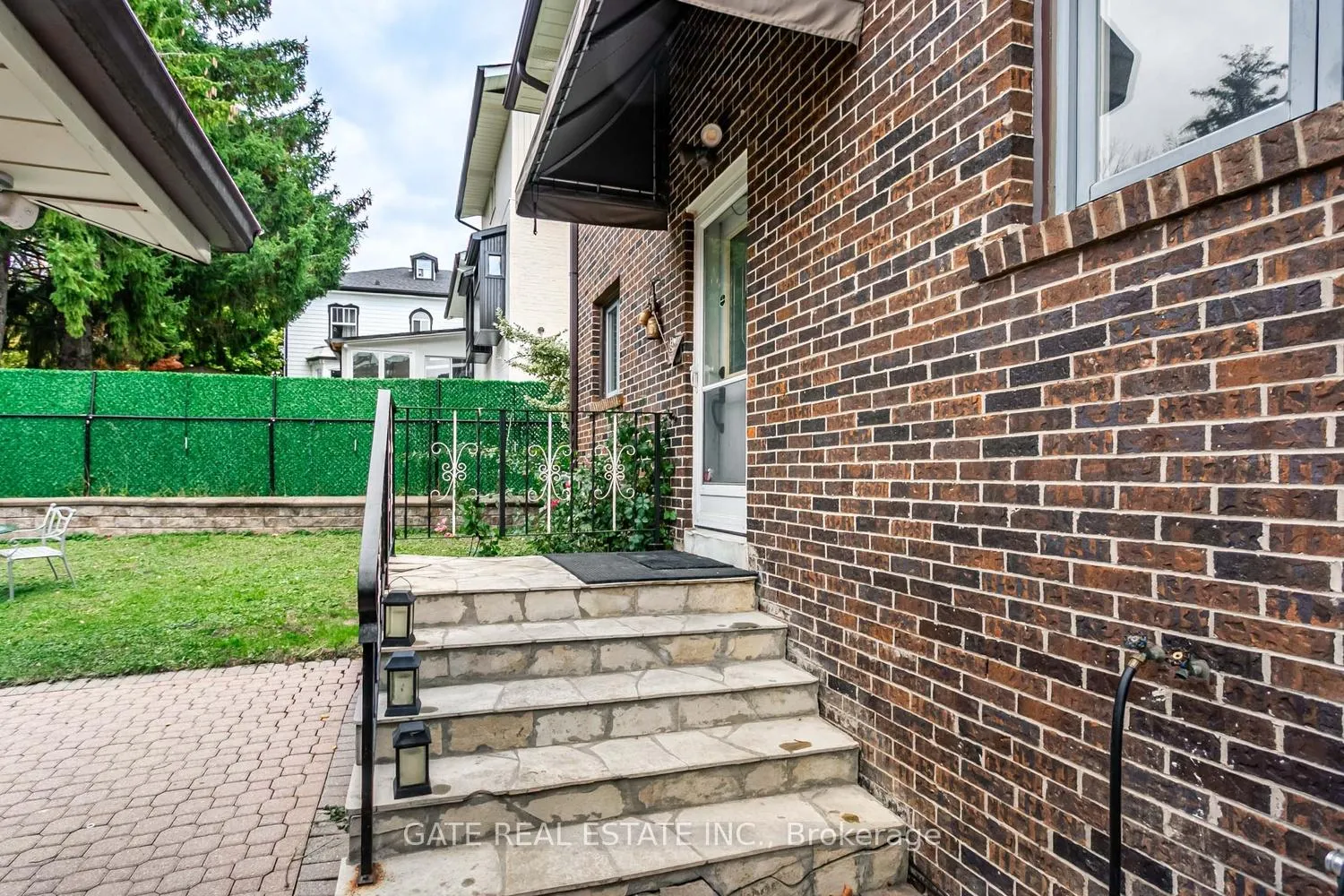 Photo 33 of 60 Scott Street, Brampton, Downtown Brampton — HOMEH