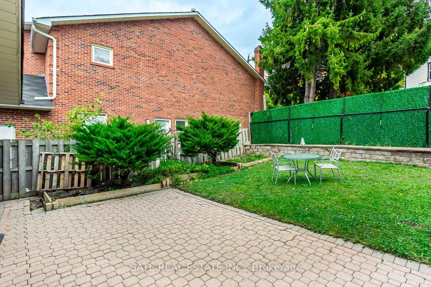 Photo 34 of 60 Scott Street, Brampton, Downtown Brampton — HOMEH