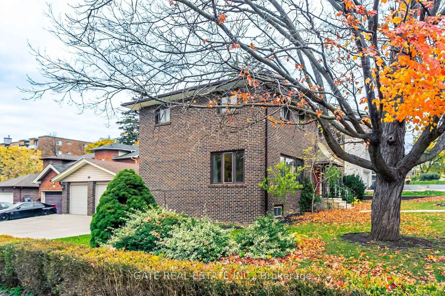 Photo 37 of 60 Scott Street, Brampton, Downtown Brampton — HOMEH