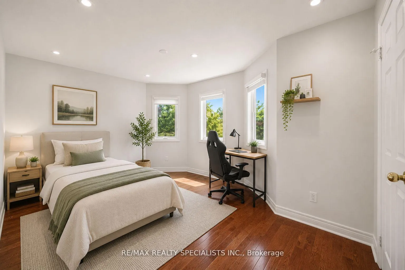 Photo 17 of 15 Eagleridge Drive, Brampton, Sandringham-Wellington — HOMEH