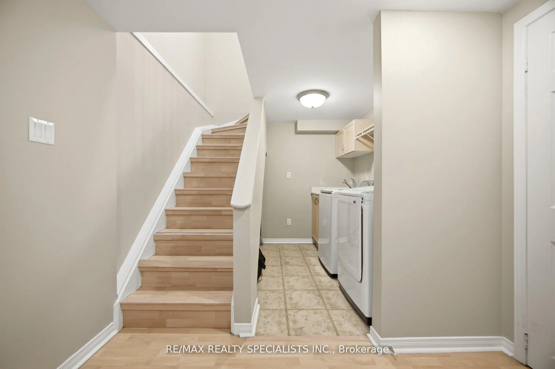 Photo 21 of 15 Eagleridge Drive, Brampton, Sandringham-Wellington — HOMEH