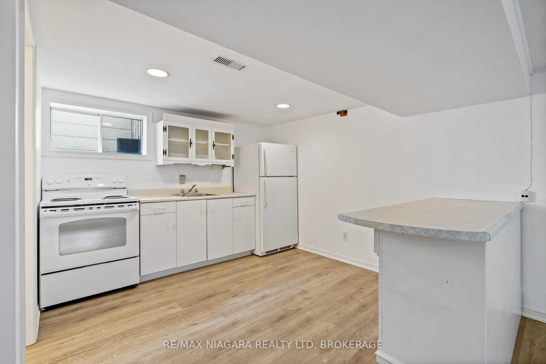 Photo 8 of Unit Basement, 88 Wiley Street, St. Catharines, Downtown — HOMEH