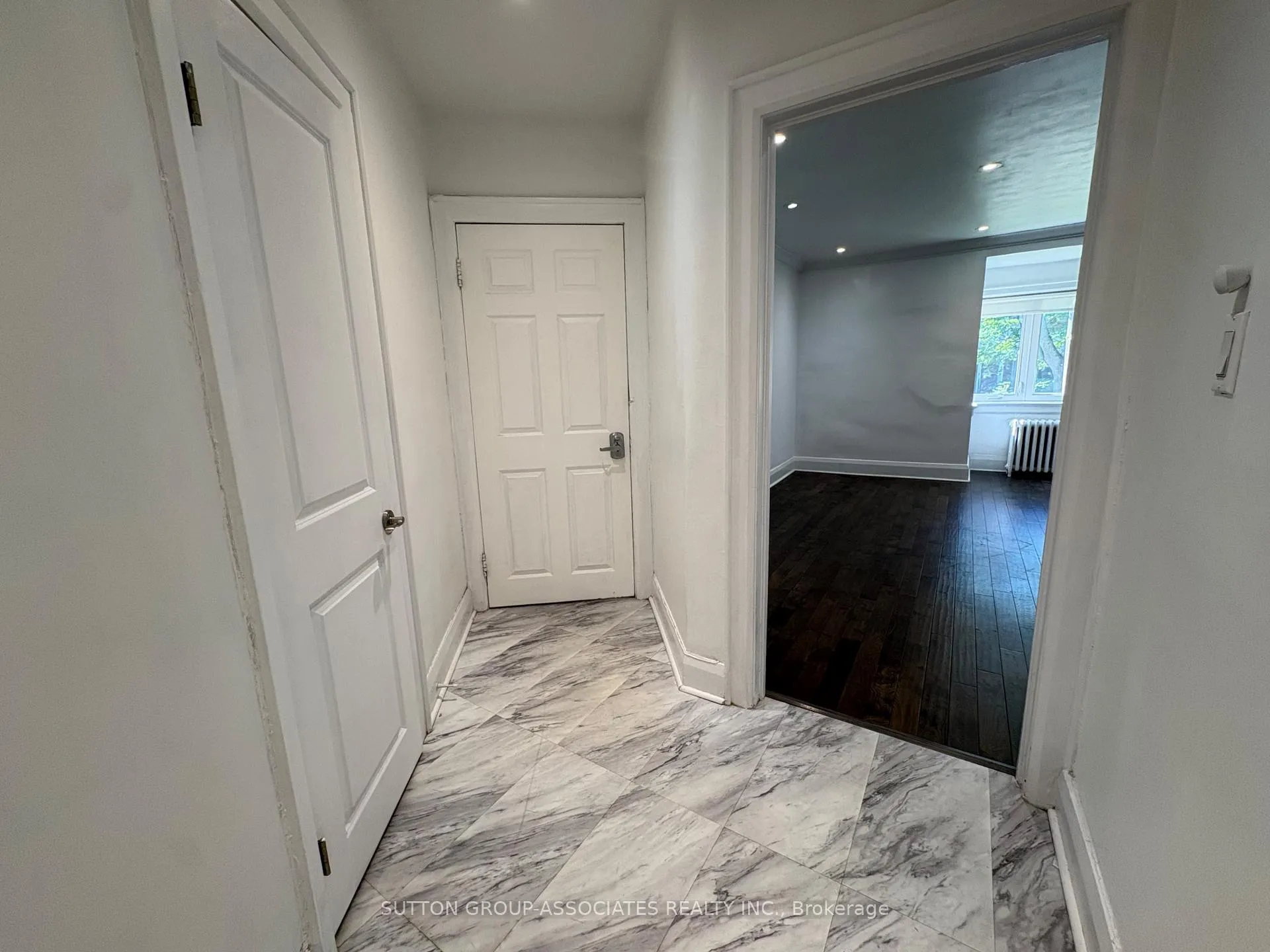 Photo 4 of Unit Main, 101 Burnside Drive, Toronto, Wychwood — HOMEH