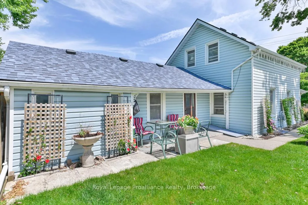 Photo 2 of 108 Frank Street, Belleville, Belleville Ward — HOMEH