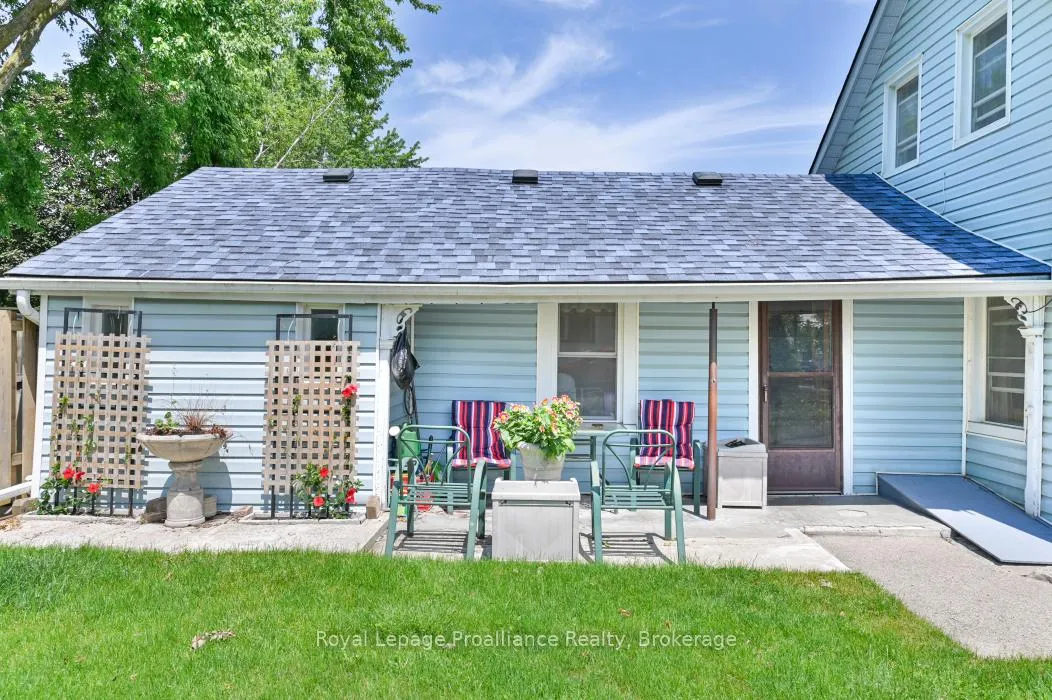 Photo 3 of 108 Frank Street, Belleville, Belleville Ward — HOMEH