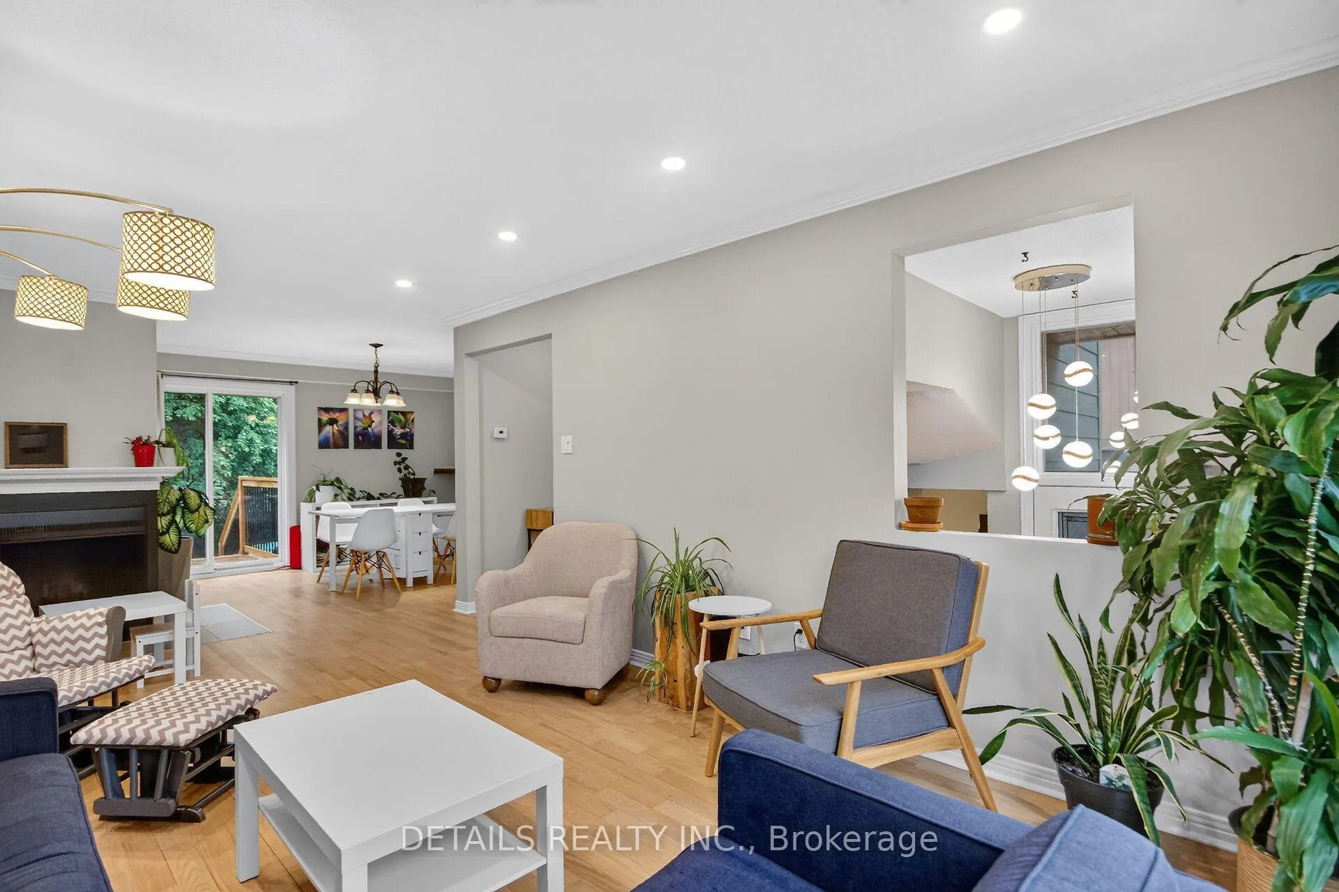 Photo 8 of 39 Sandhurst Court, Ottawa, Mooneys Bay/Riverside Park — HOMEH