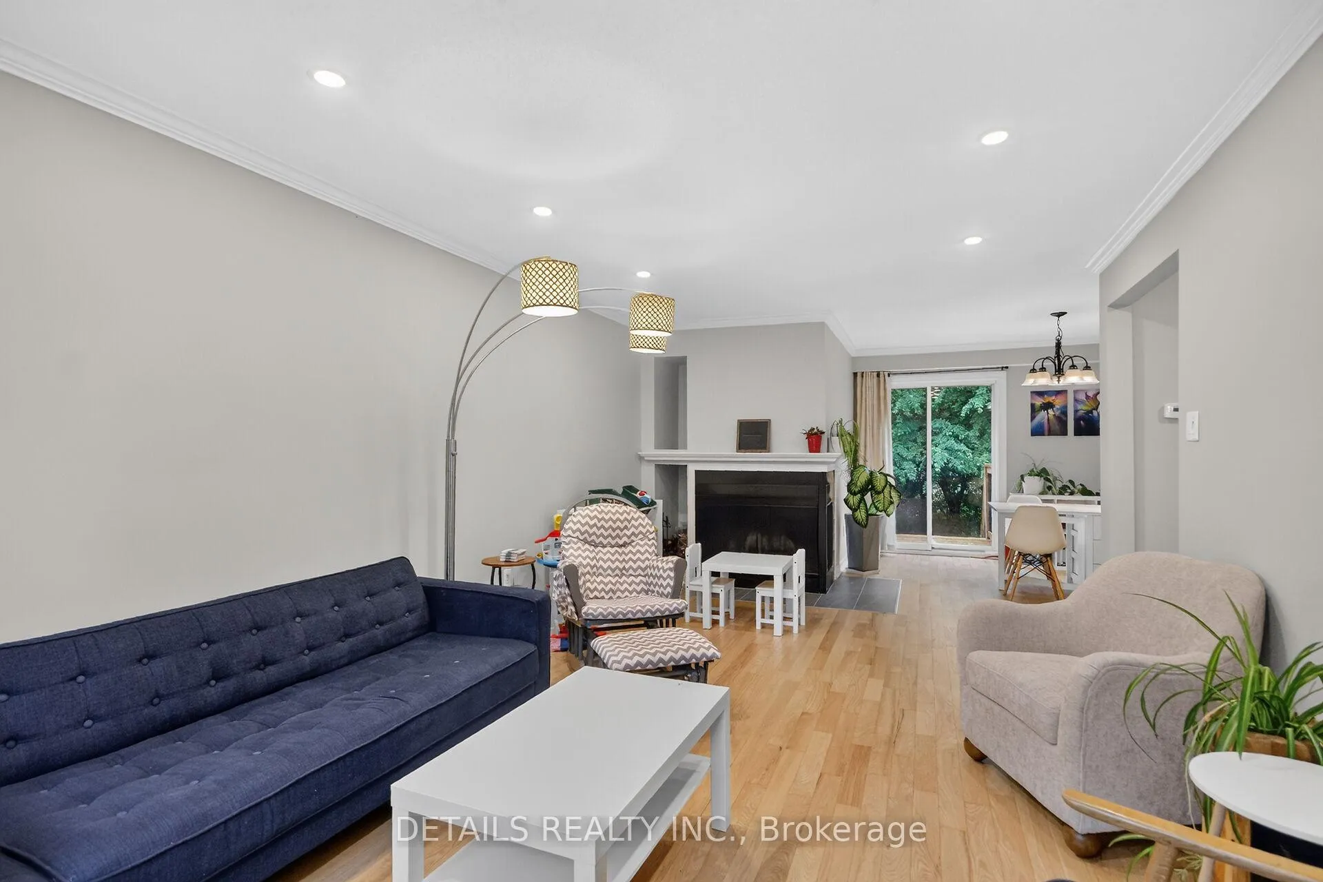 Photo 10 of 39 Sandhurst Court, Ottawa, Mooneys Bay/Riverside Park — HOMEH
