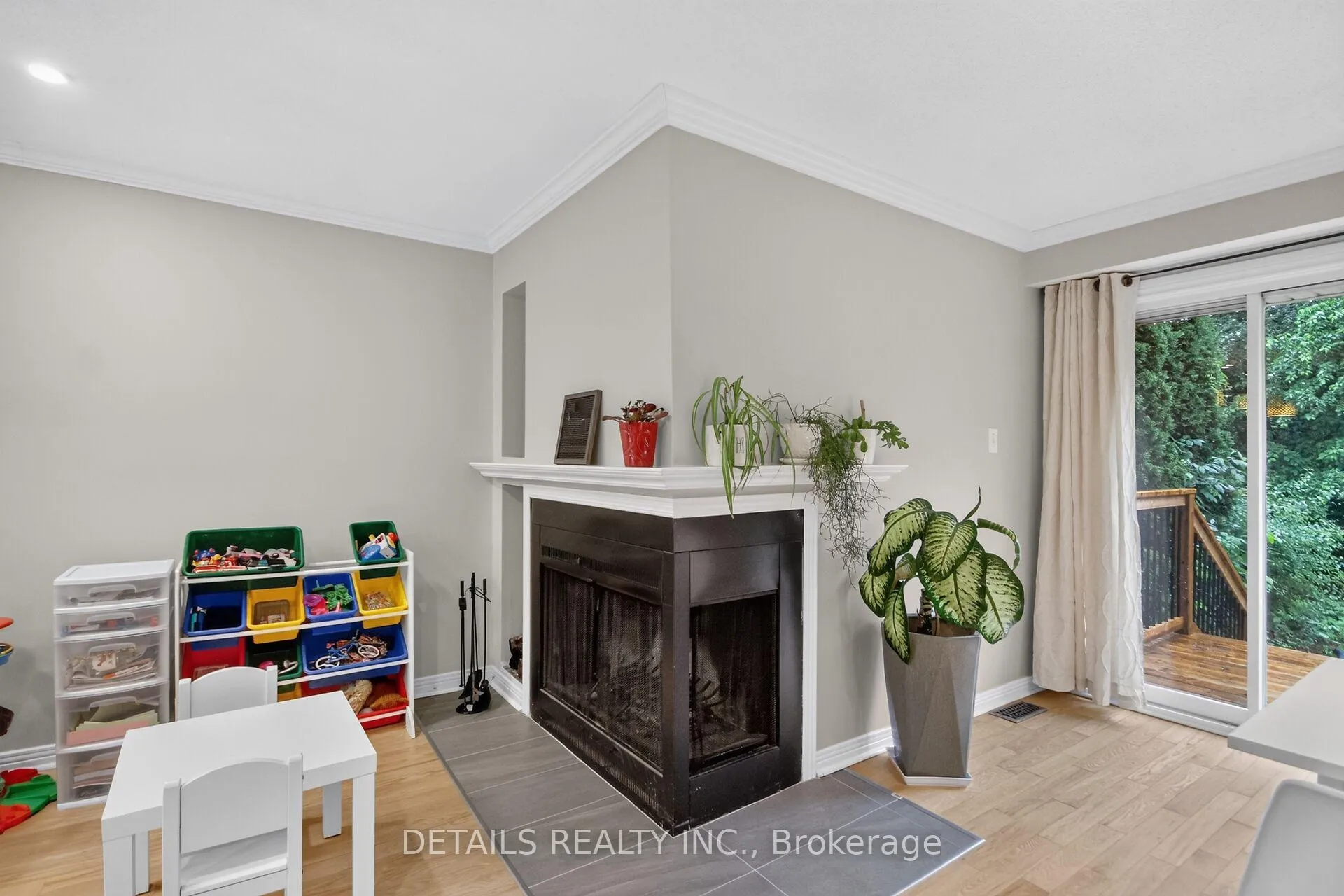 Photo 11 of 39 Sandhurst Court, Ottawa, Mooneys Bay/Riverside Park — HOMEH