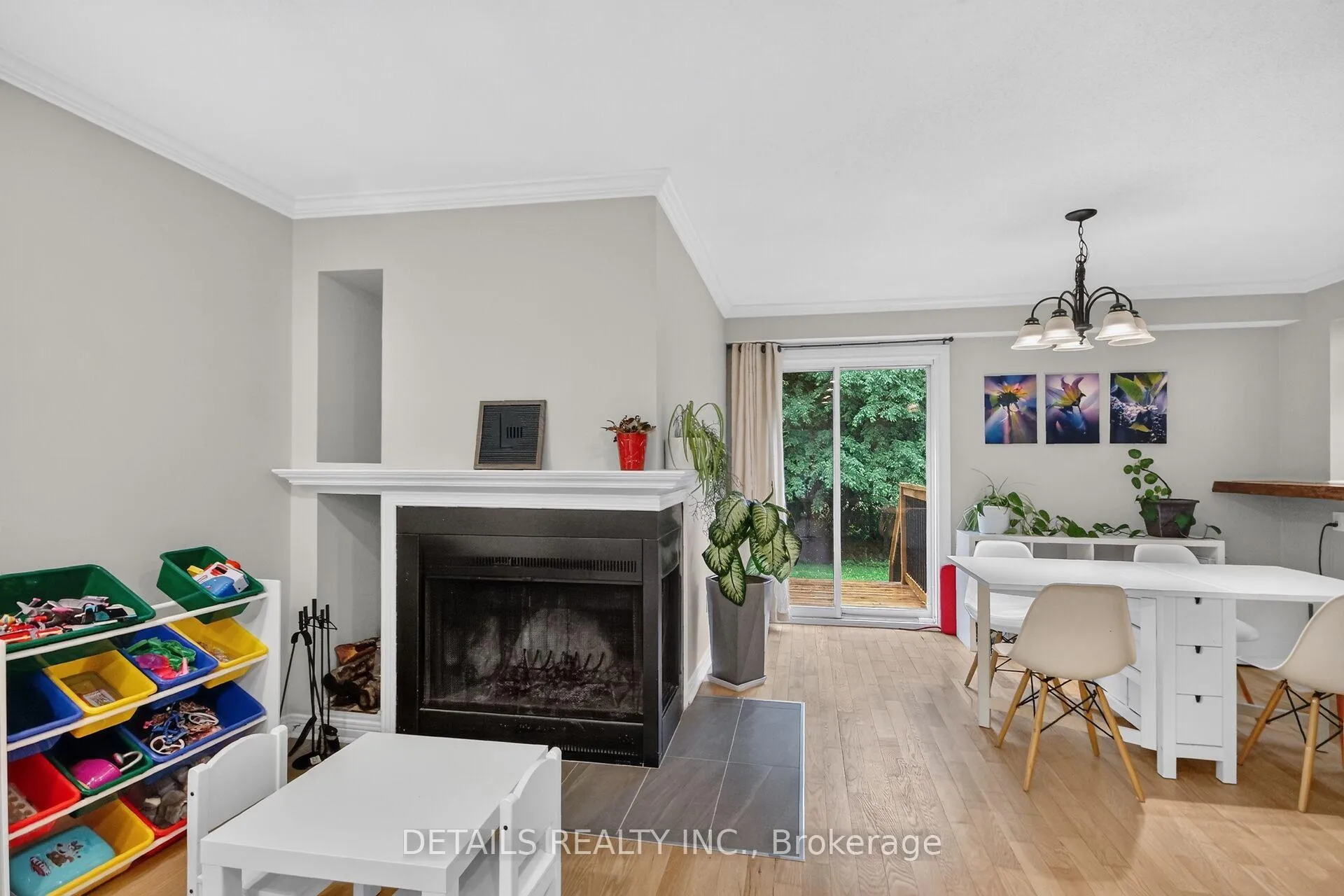 Photo 13 of 39 Sandhurst Court, Ottawa, Mooneys Bay/Riverside Park — HOMEH