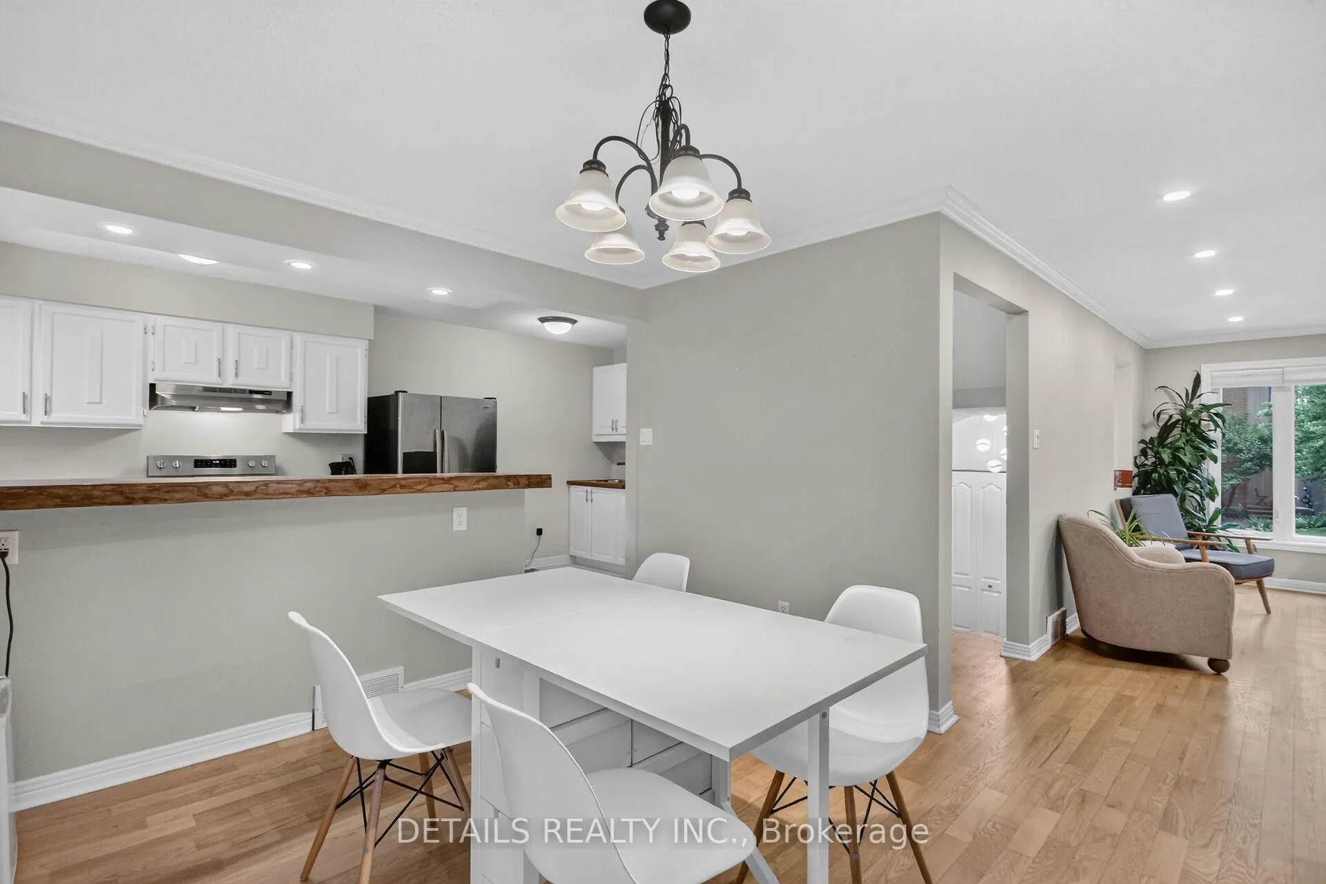 Photo 14 of 39 Sandhurst Court, Ottawa, Mooneys Bay/Riverside Park — HOMEH