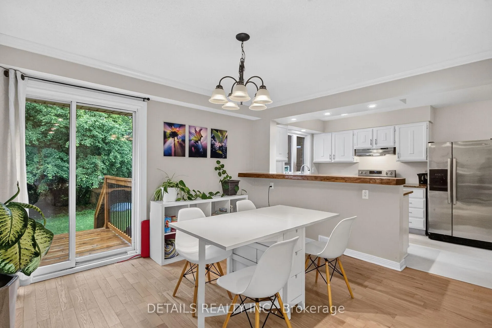 Photo 16 of 39 Sandhurst Court, Ottawa, Mooneys Bay/Riverside Park — HOMEH