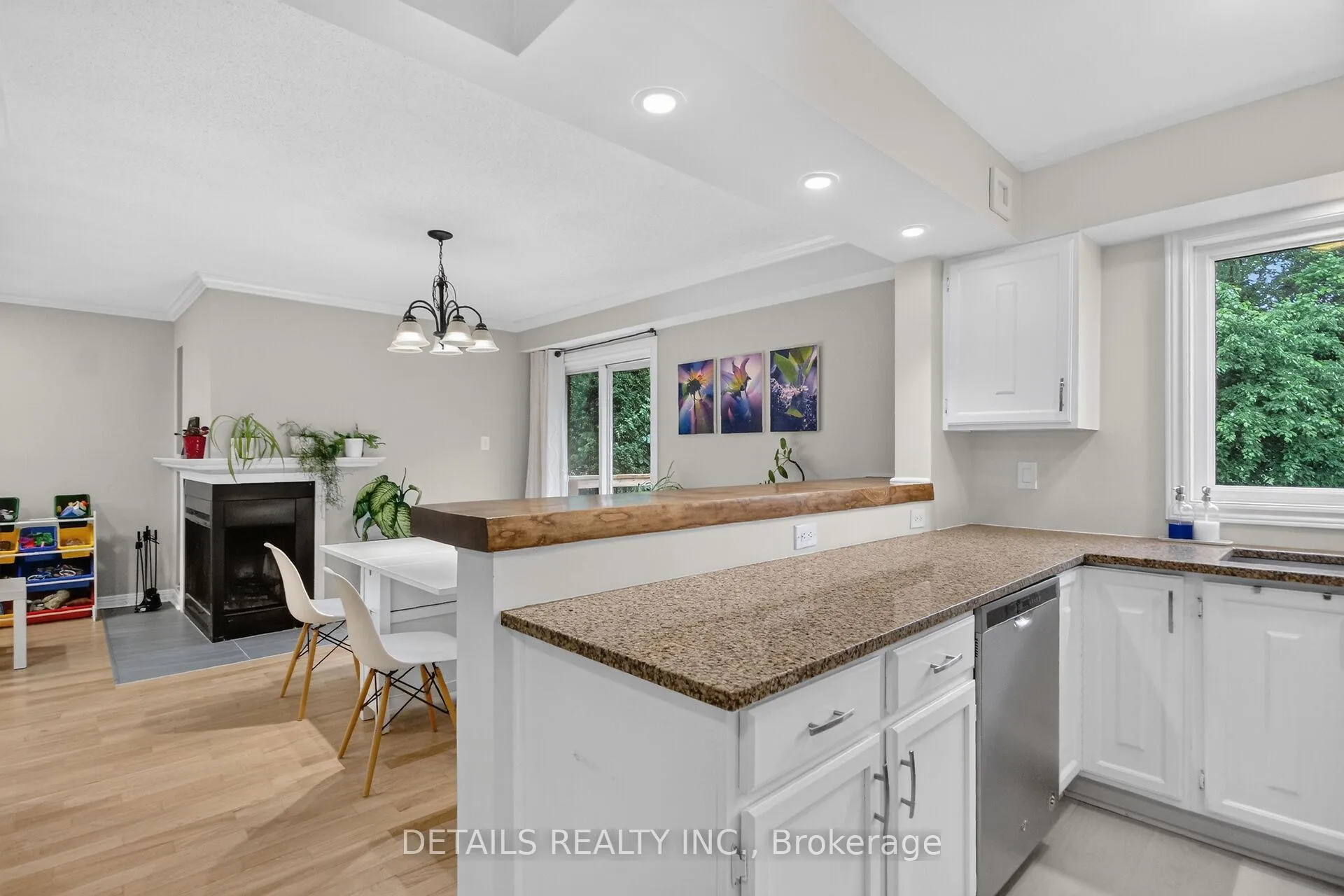 Photo 17 of 39 Sandhurst Court, Ottawa, Mooneys Bay/Riverside Park — HOMEH