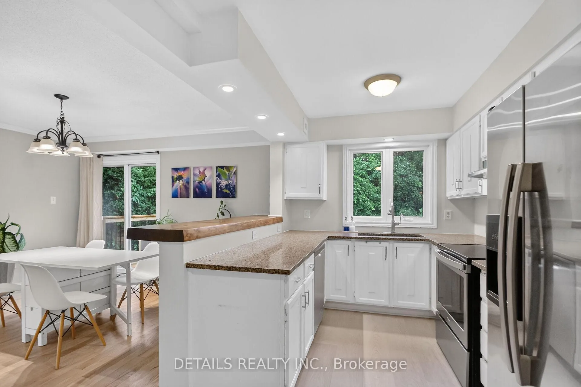 Photo 18 of 39 Sandhurst Court, Ottawa, Mooneys Bay/Riverside Park — HOMEH