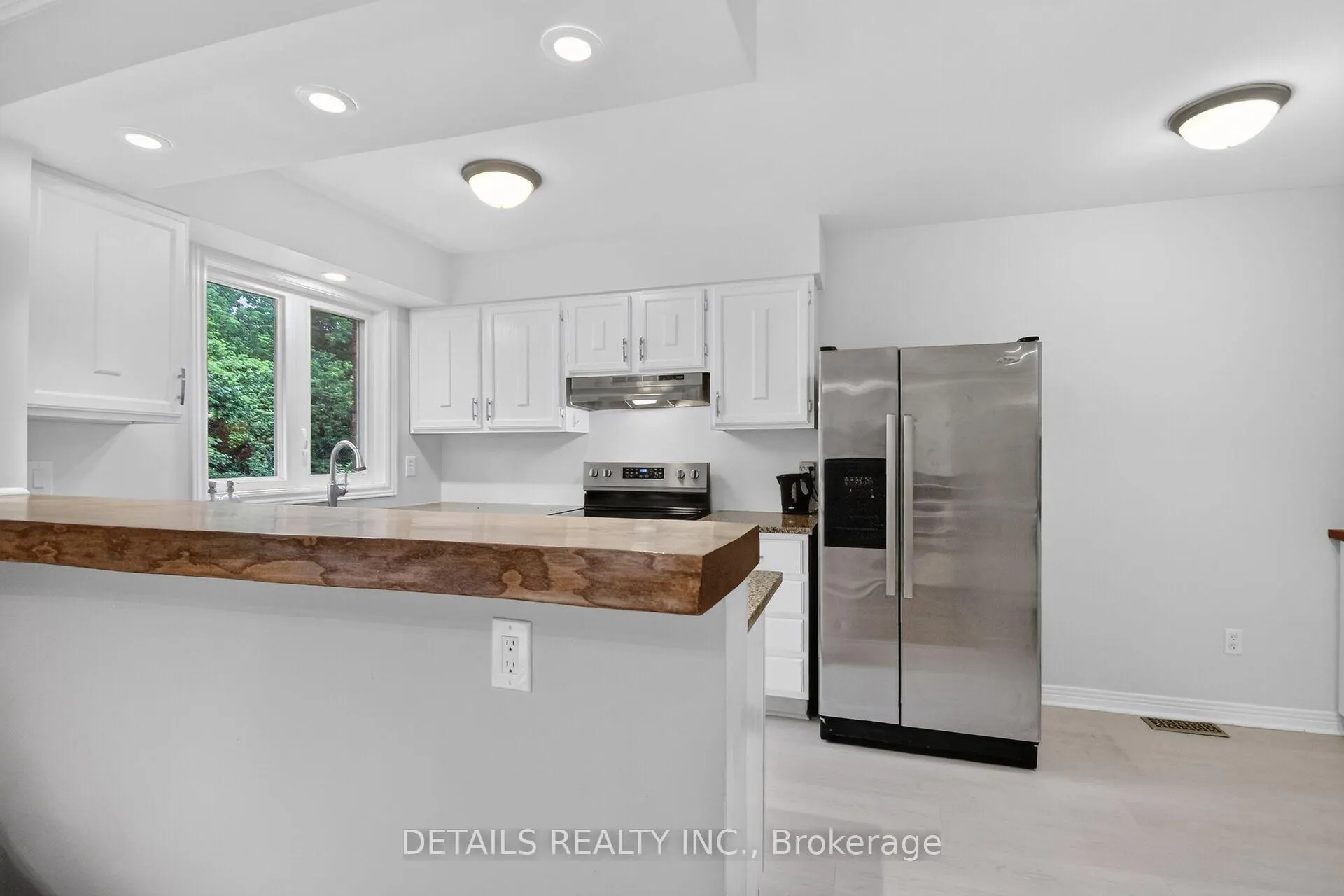 Photo 19 of 39 Sandhurst Court, Ottawa, Mooneys Bay/Riverside Park — HOMEH