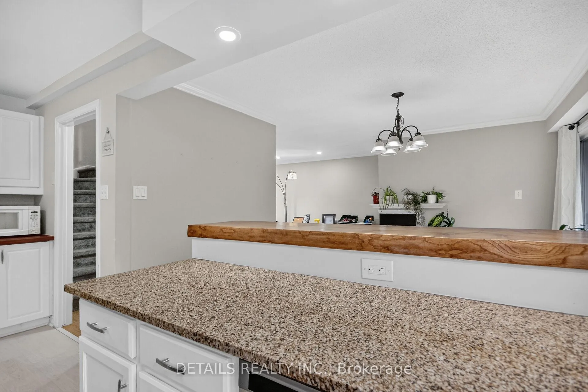 Photo 20 of 39 Sandhurst Court, Ottawa, Mooneys Bay/Riverside Park — HOMEH