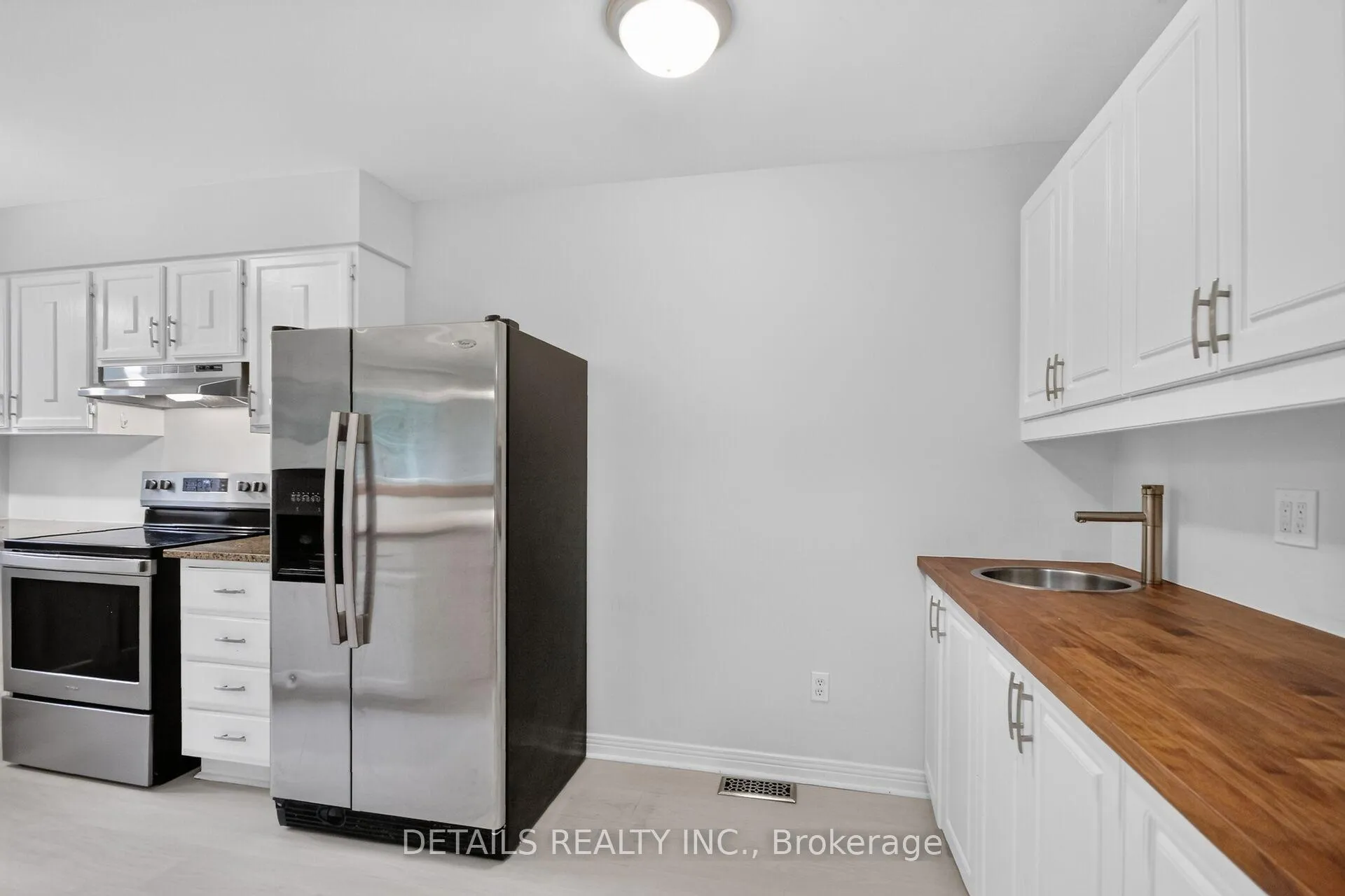 Photo 24 of 39 Sandhurst Court, Ottawa, Mooneys Bay/Riverside Park — HOMEH