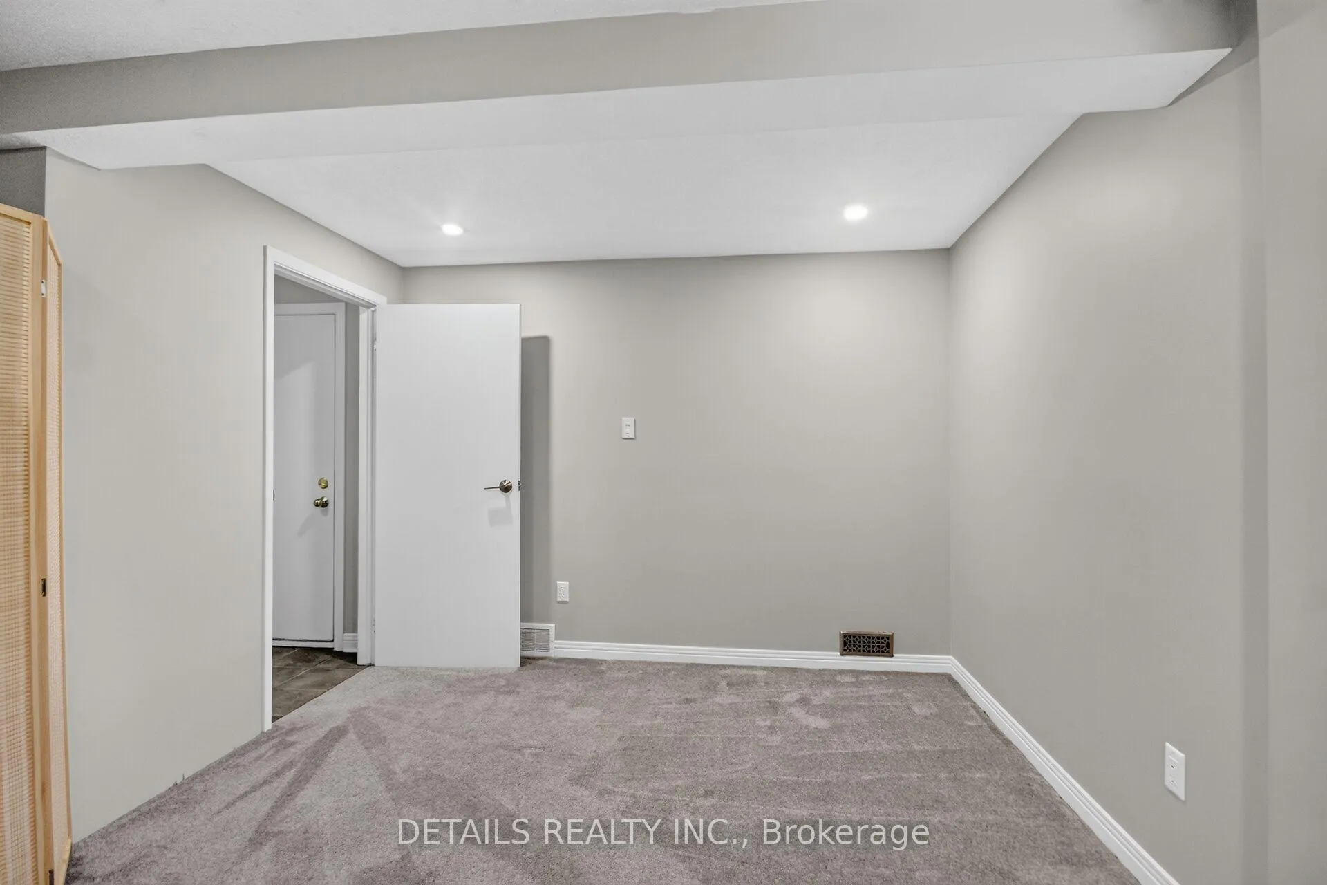 Photo 46 of 39 Sandhurst Court, Ottawa, Mooneys Bay/Riverside Park — HOMEH