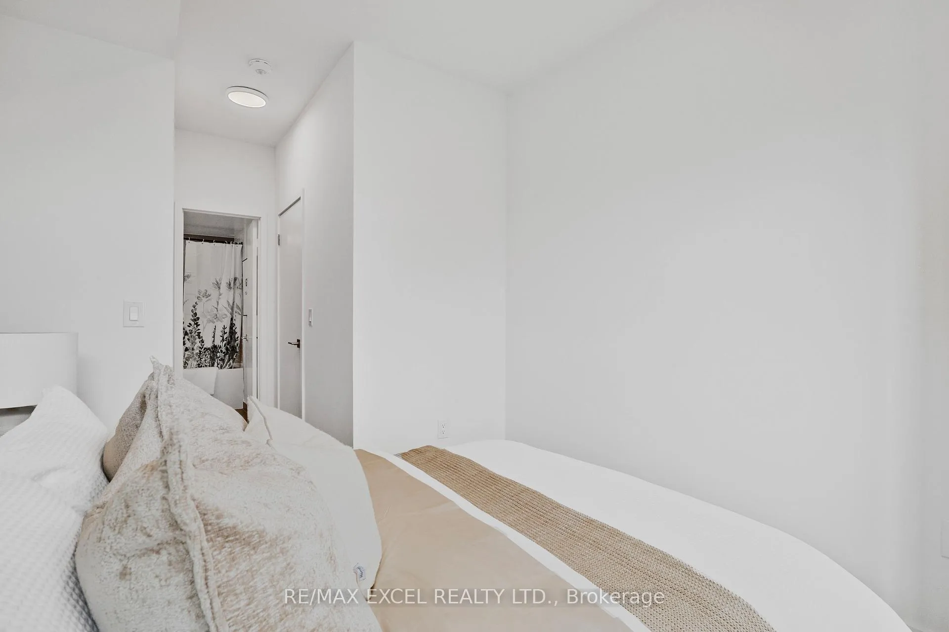 Photo 10 of Unit Th09, 75 Curlew Drive, North York, Parkwoods-Donalda — HOMEH