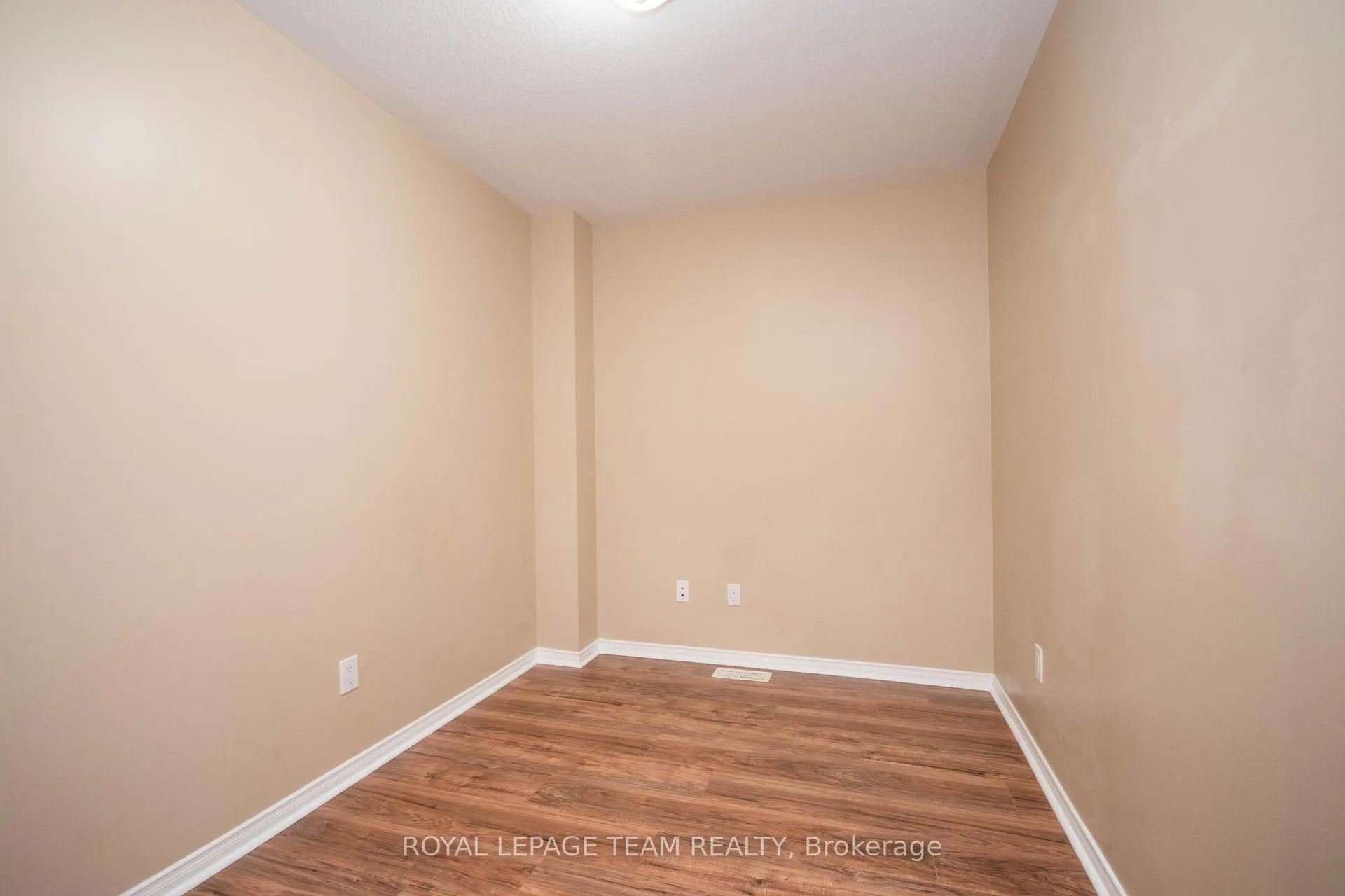 Photo 4 of 304 Citiplace Drive, Ottawa, Merivale Industrial Park/Citiplace — HOMEH
