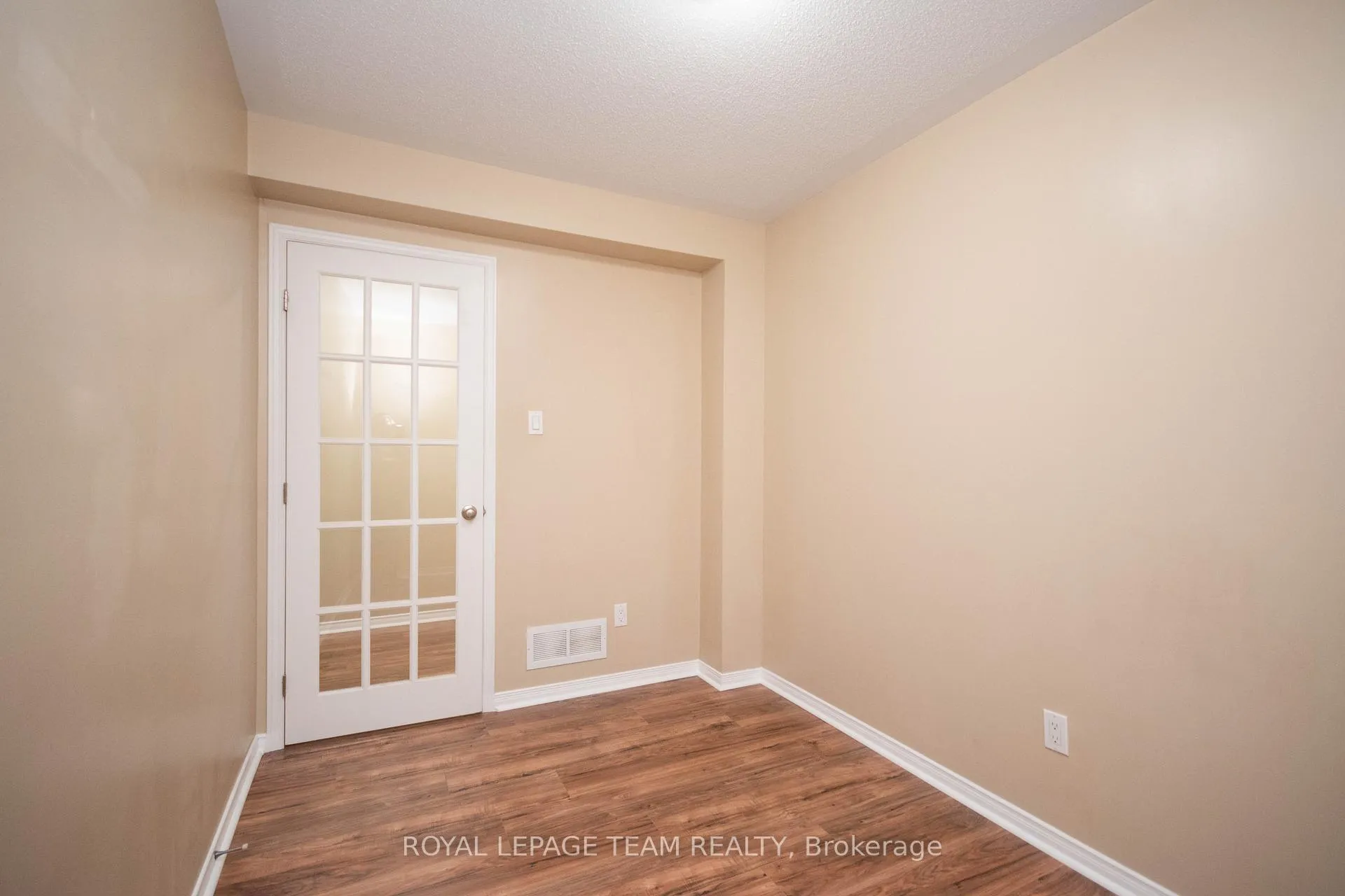 Photo 5 of 304 Citiplace Drive, Ottawa, Merivale Industrial Park/Citiplace — HOMEH