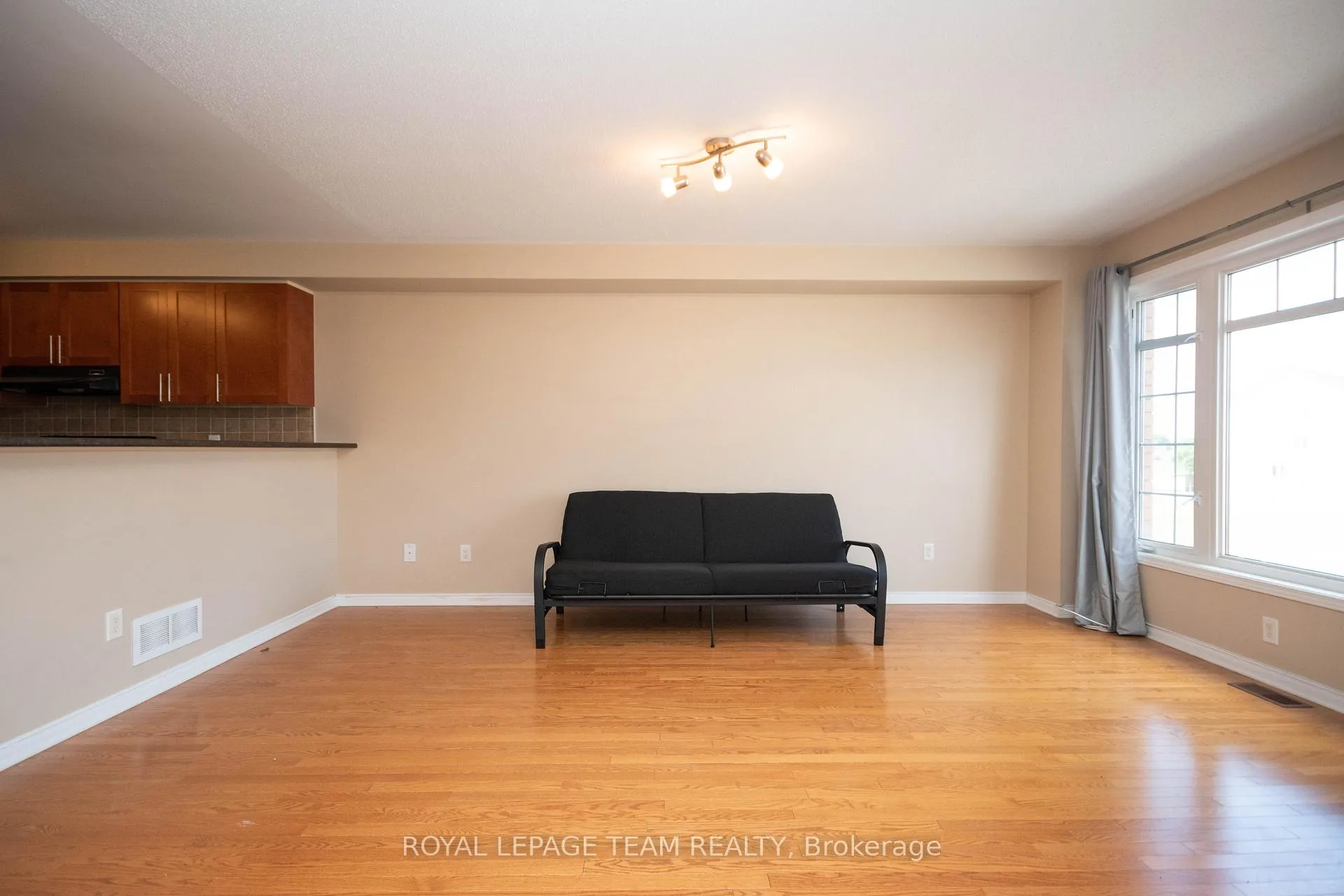 Photo 13 of 304 Citiplace Drive, Ottawa, Merivale Industrial Park/Citiplace — HOMEH