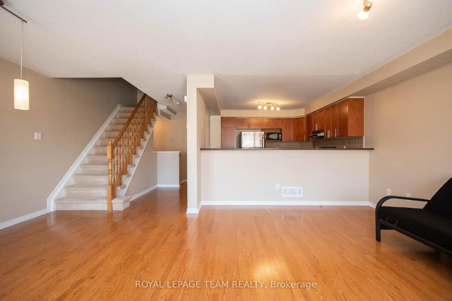 Photo 14 of 304 Citiplace Drive, Ottawa, Merivale Industrial Park/Citiplace — HOMEH