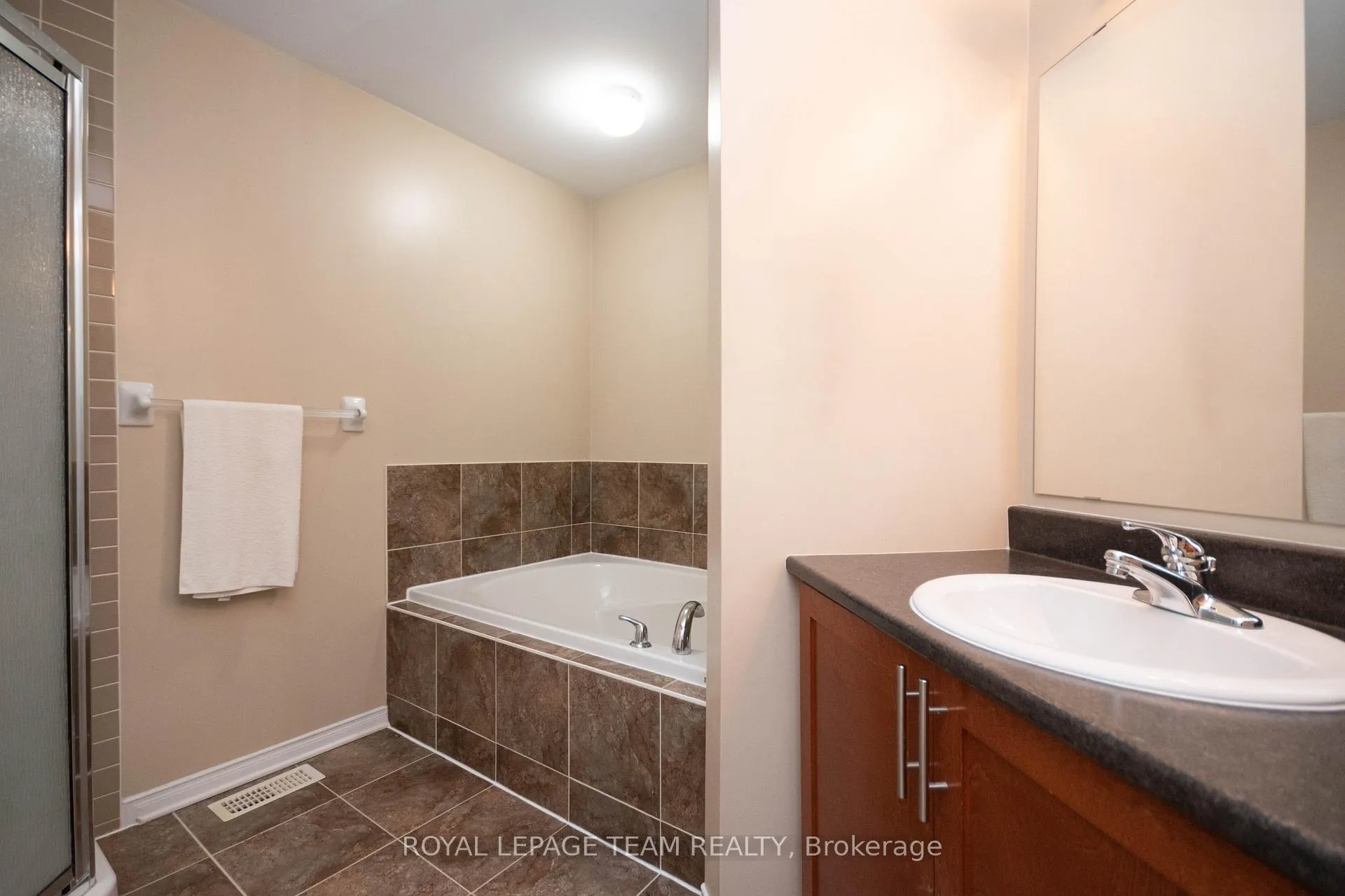 Photo 24 of 304 Citiplace Drive, Ottawa, Merivale Industrial Park/Citiplace — HOMEH