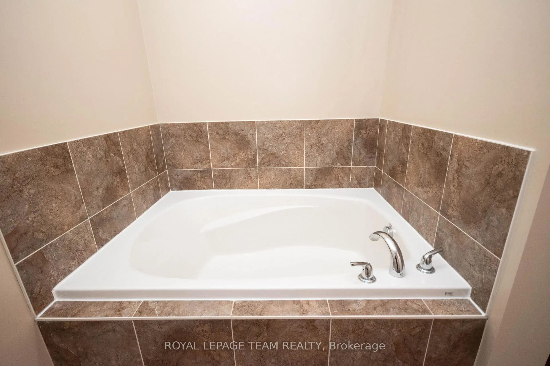 Photo 25 of 304 Citiplace Drive, Ottawa, Merivale Industrial Park/Citiplace — HOMEH