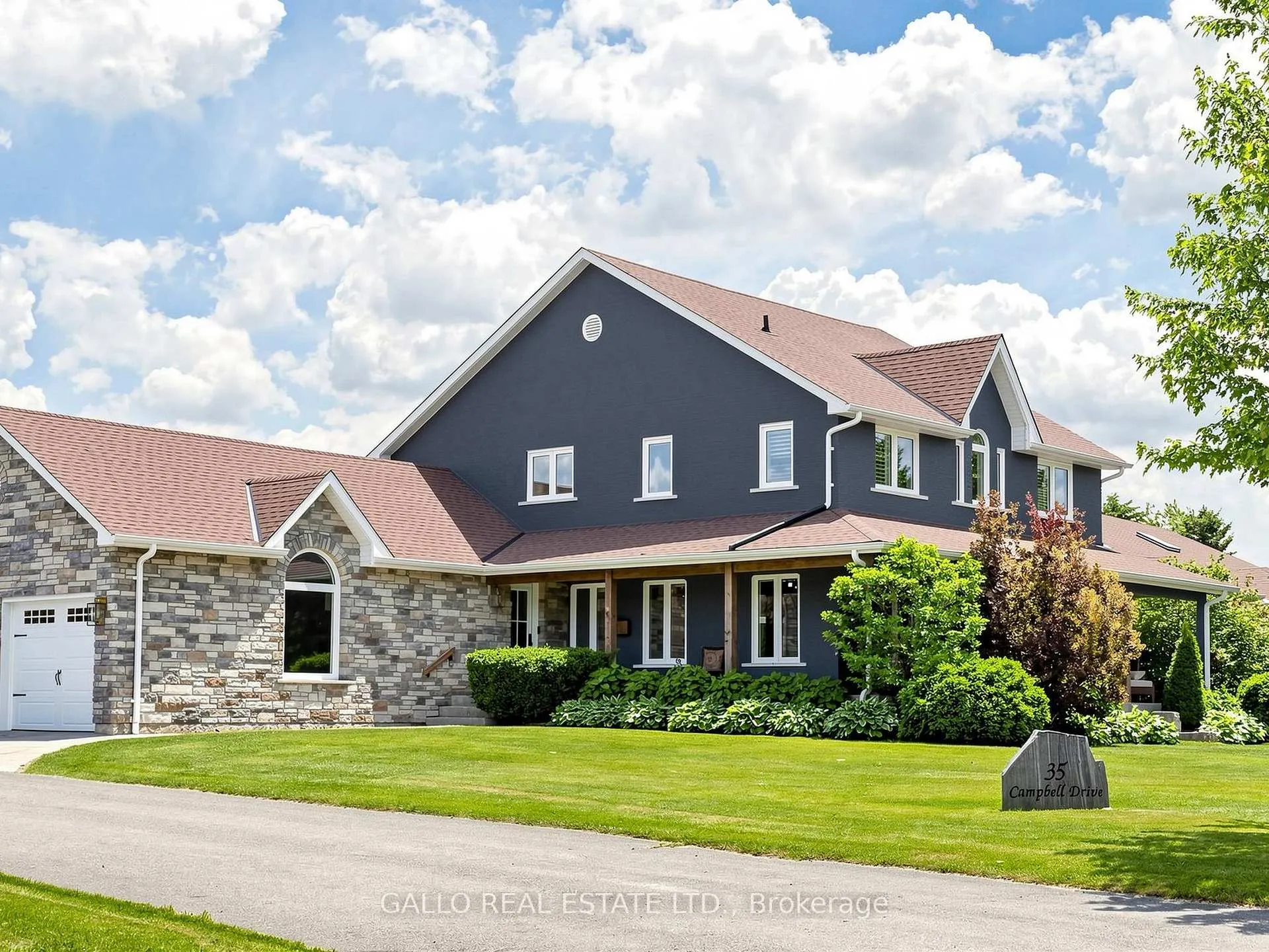 Photo 3 of 35 Campbell Drive, Uxbridge — HOMEH