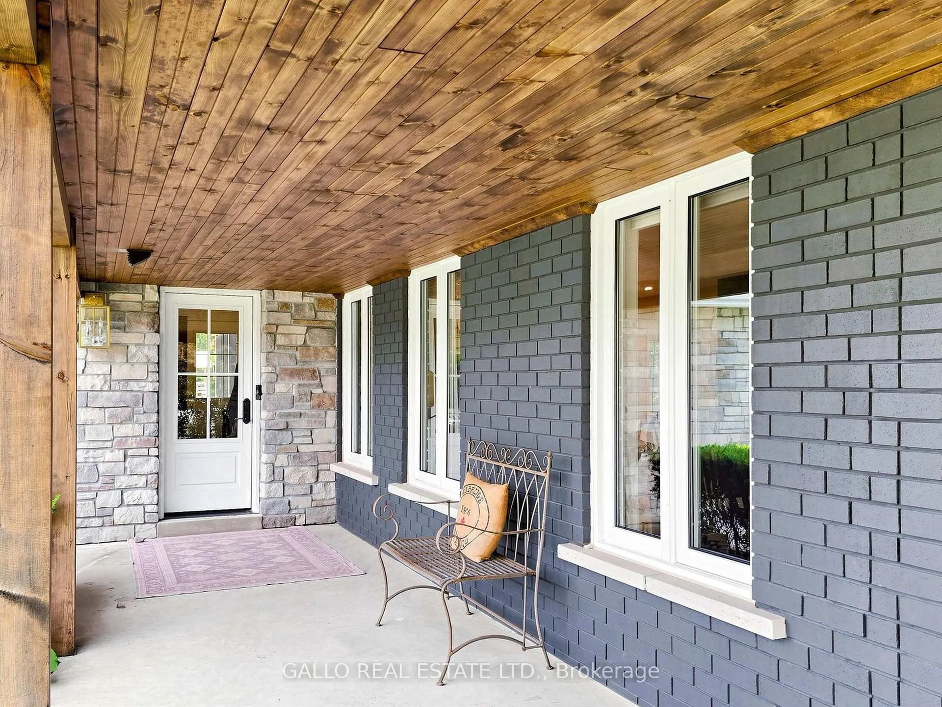 Photo 4 of 35 Campbell Drive, Uxbridge — HOMEH