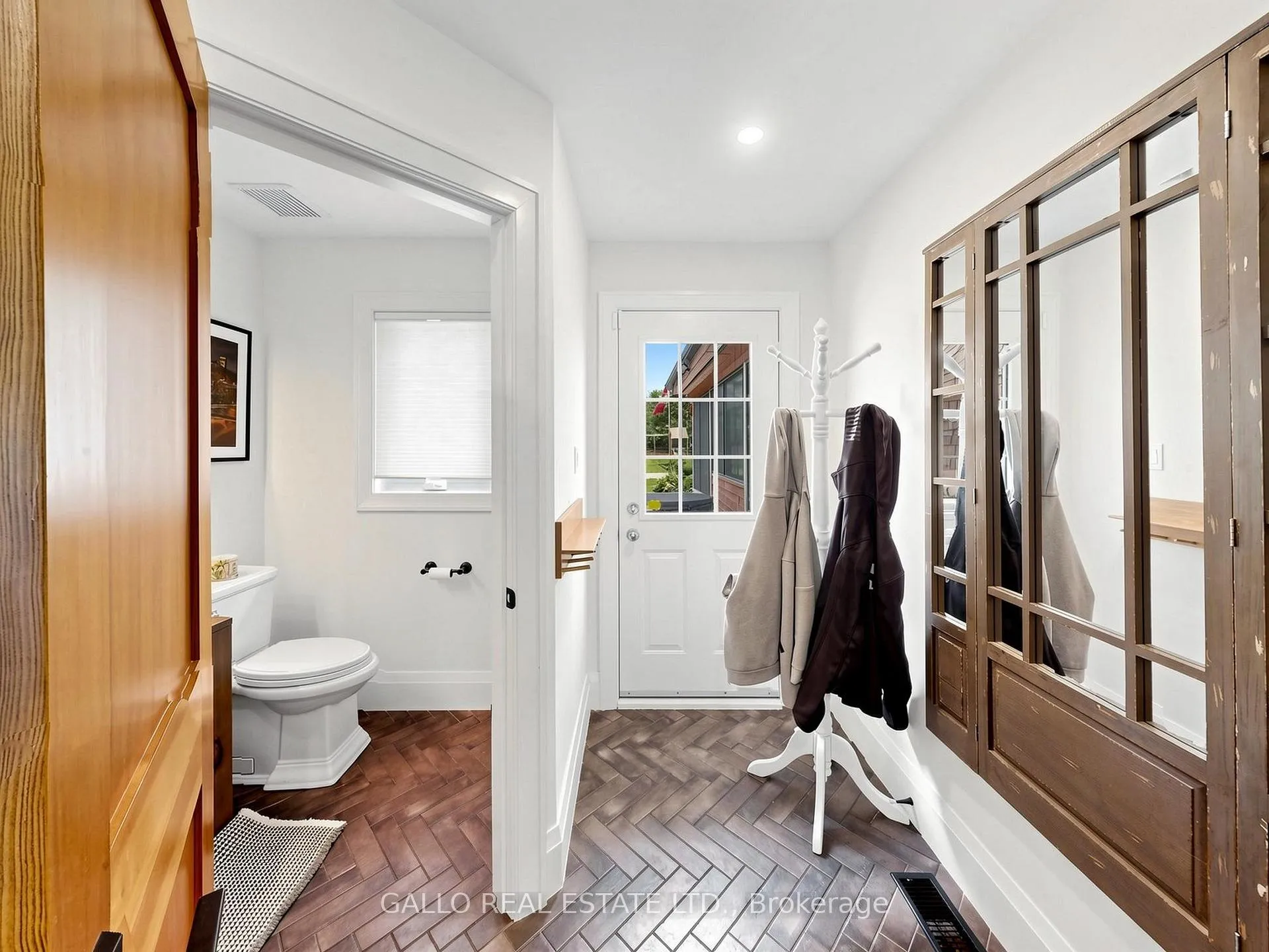 Photo 12 of 35 Campbell Drive, Uxbridge — HOMEH