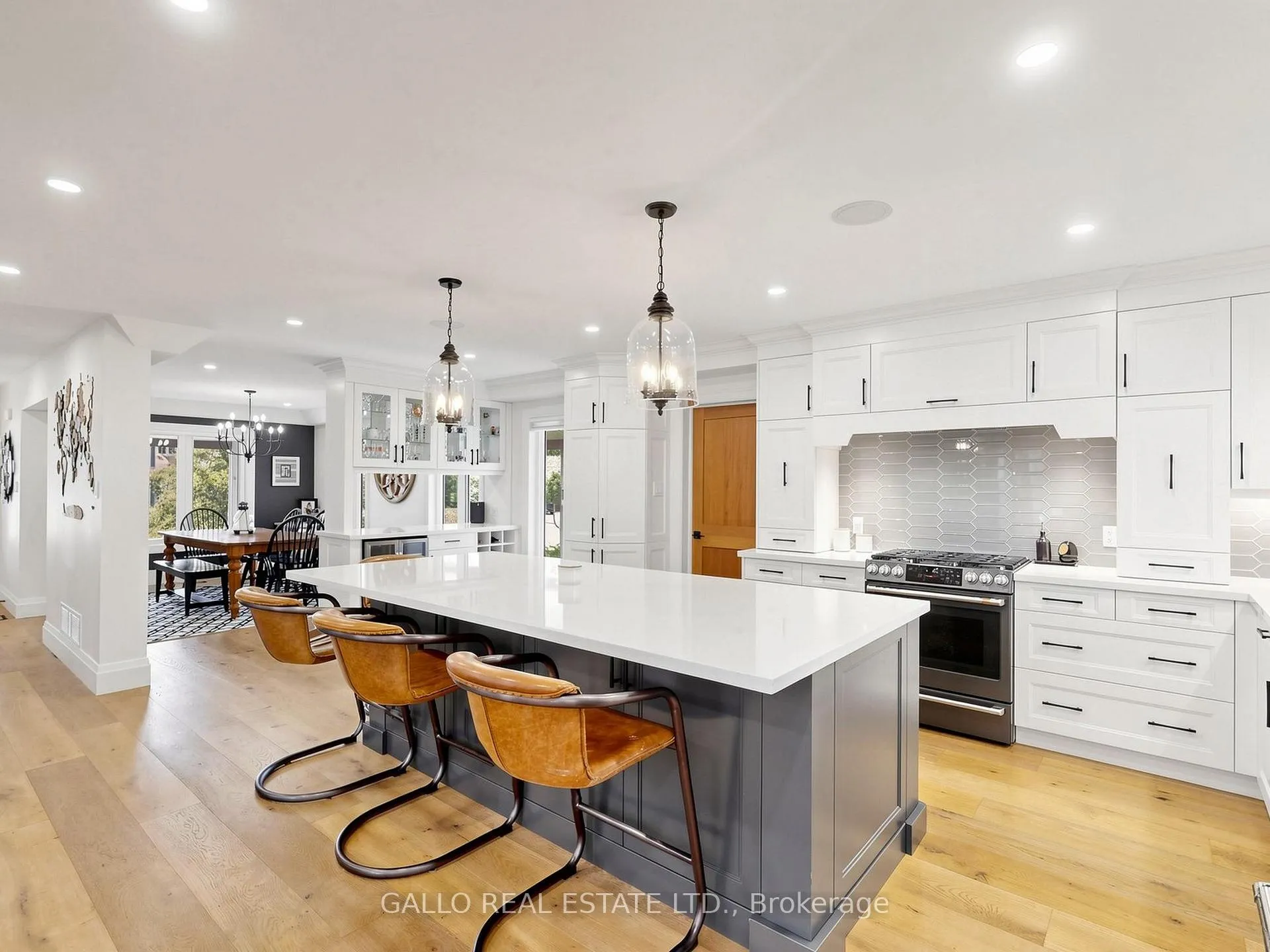 Photo 15 of 35 Campbell Drive, Uxbridge — HOMEH