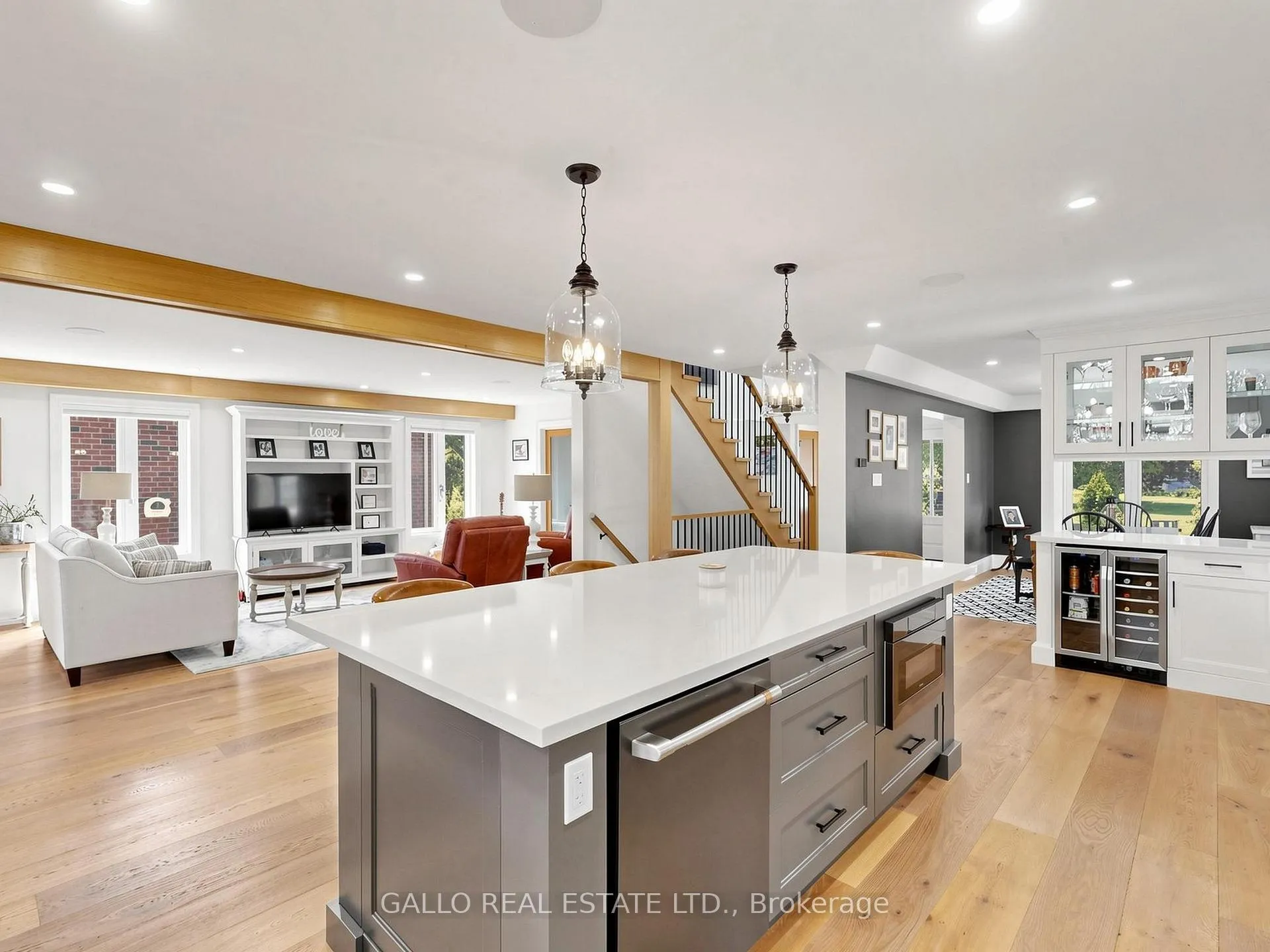 Photo 17 of 35 Campbell Drive, Uxbridge — HOMEH
