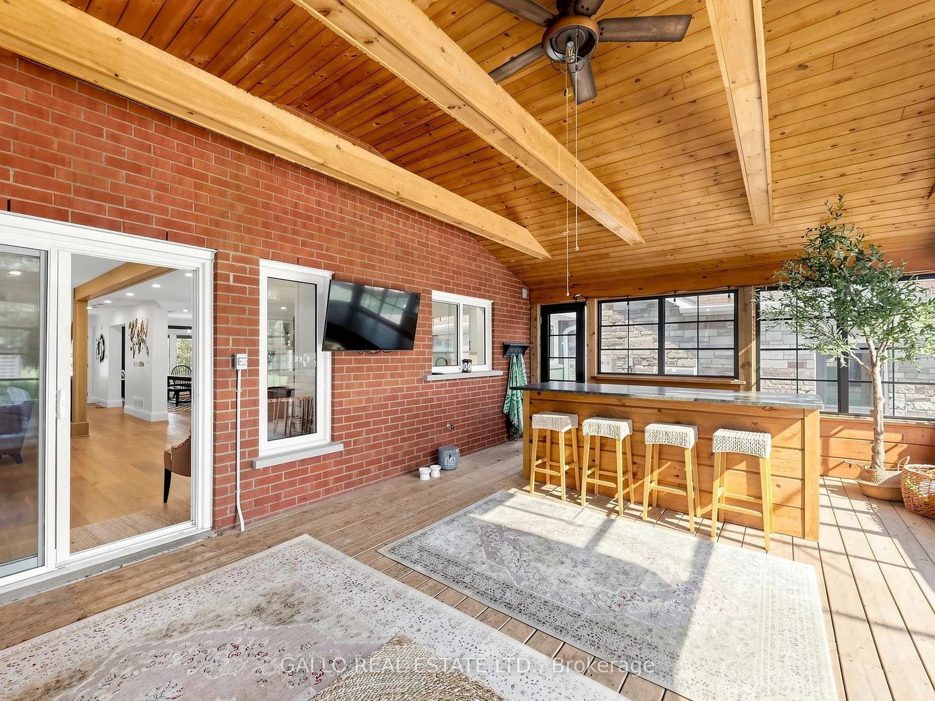 Photo 21 of 35 Campbell Drive, Uxbridge — HOMEH