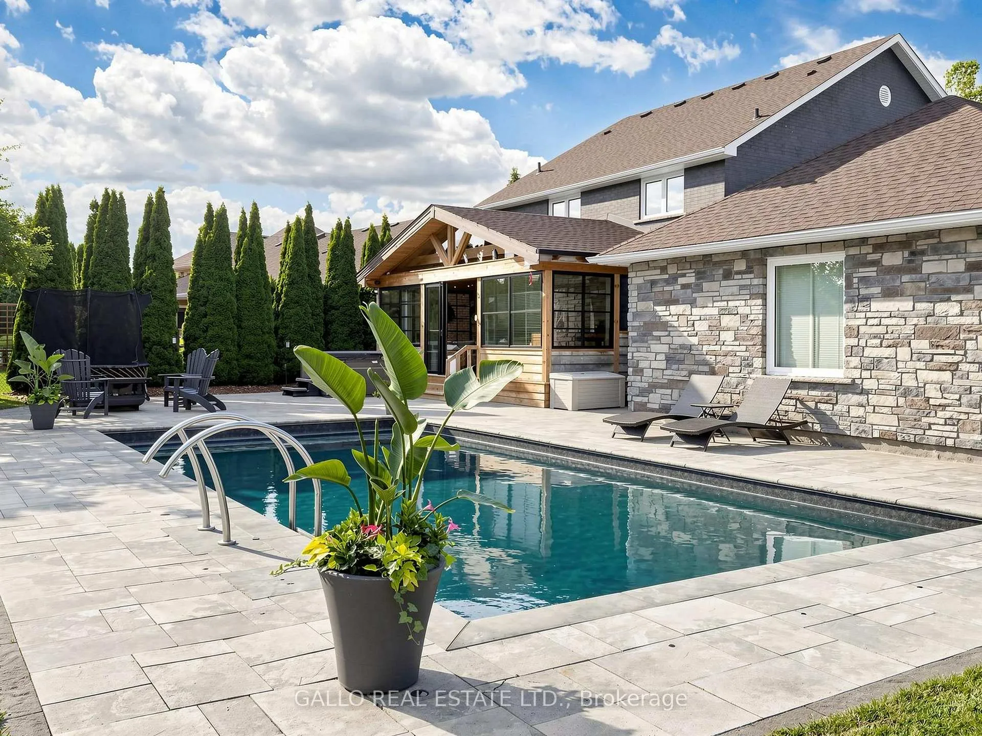 Photo 36 of 35 Campbell Drive, Uxbridge — HOMEH