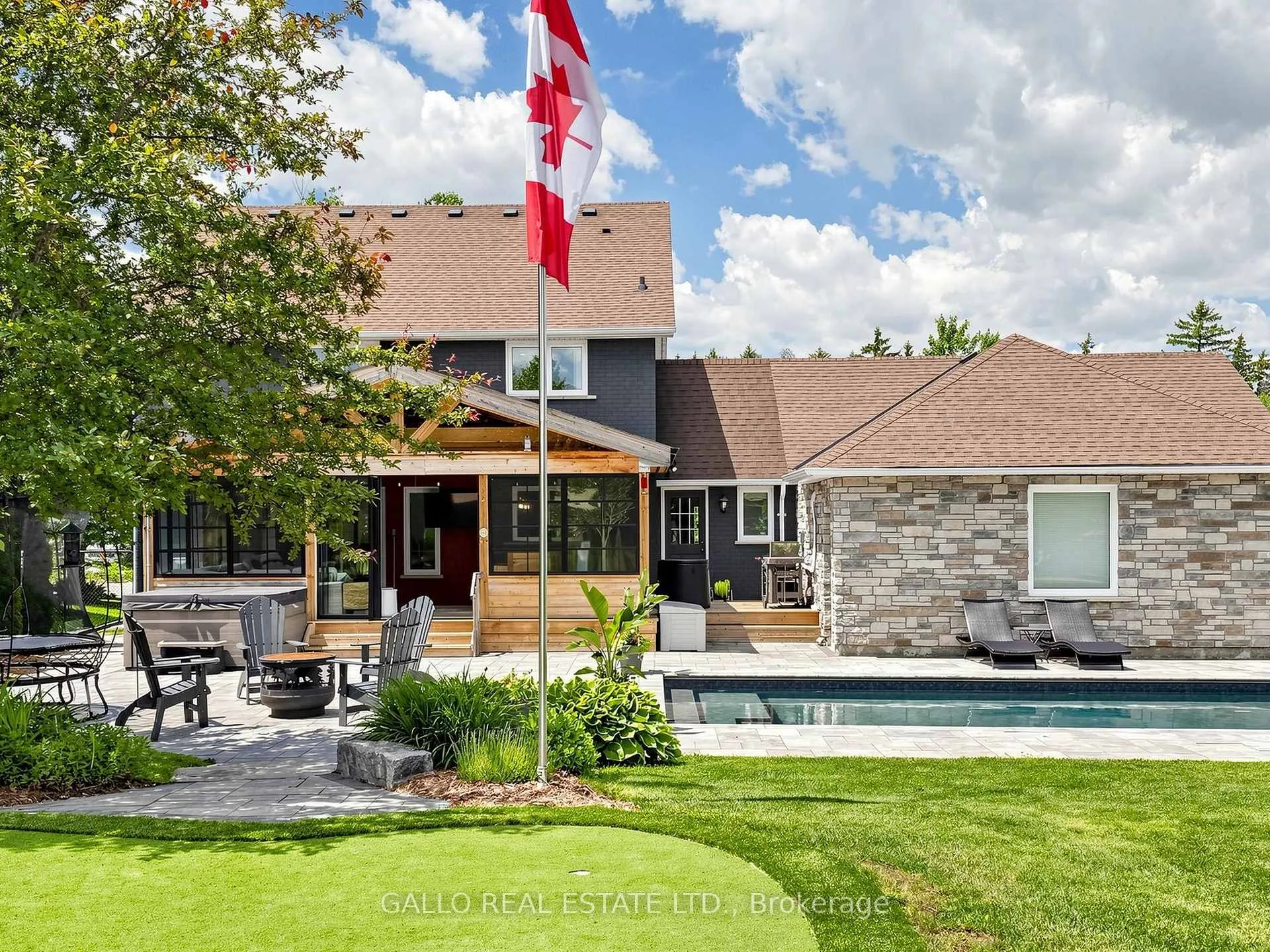 Photo 38 of 35 Campbell Drive, Uxbridge — HOMEH
