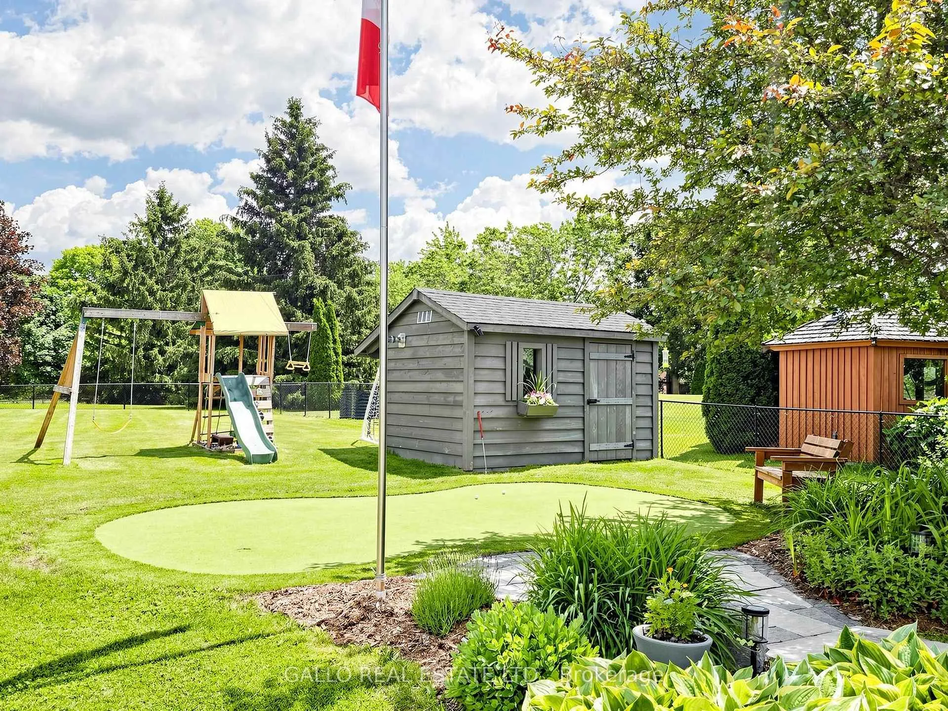 Photo 42 of 35 Campbell Drive, Uxbridge — HOMEH