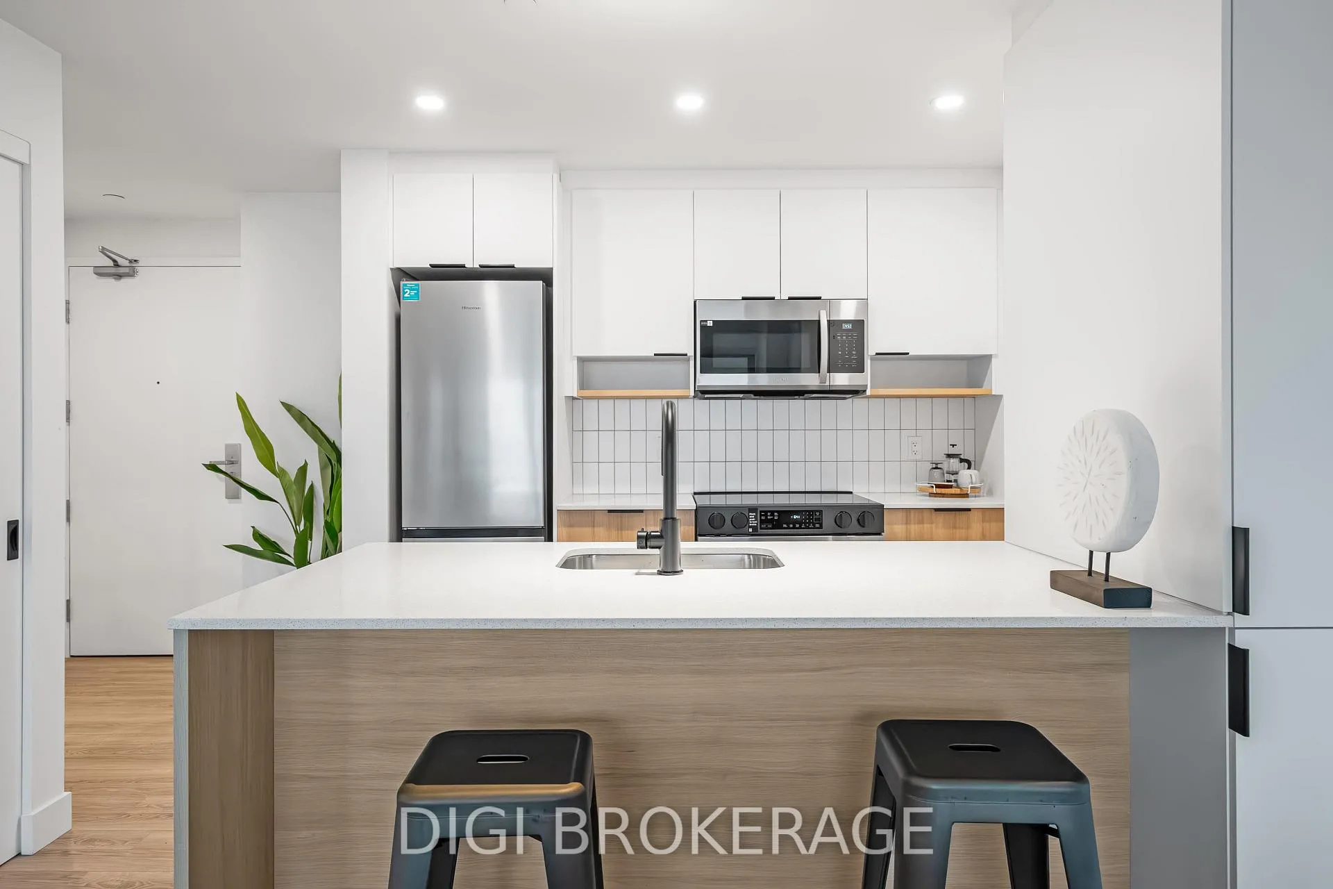Photo 11 of Unit 305, 1240 Cummings Avenue, Ottawa, Cyrville — HOMEH